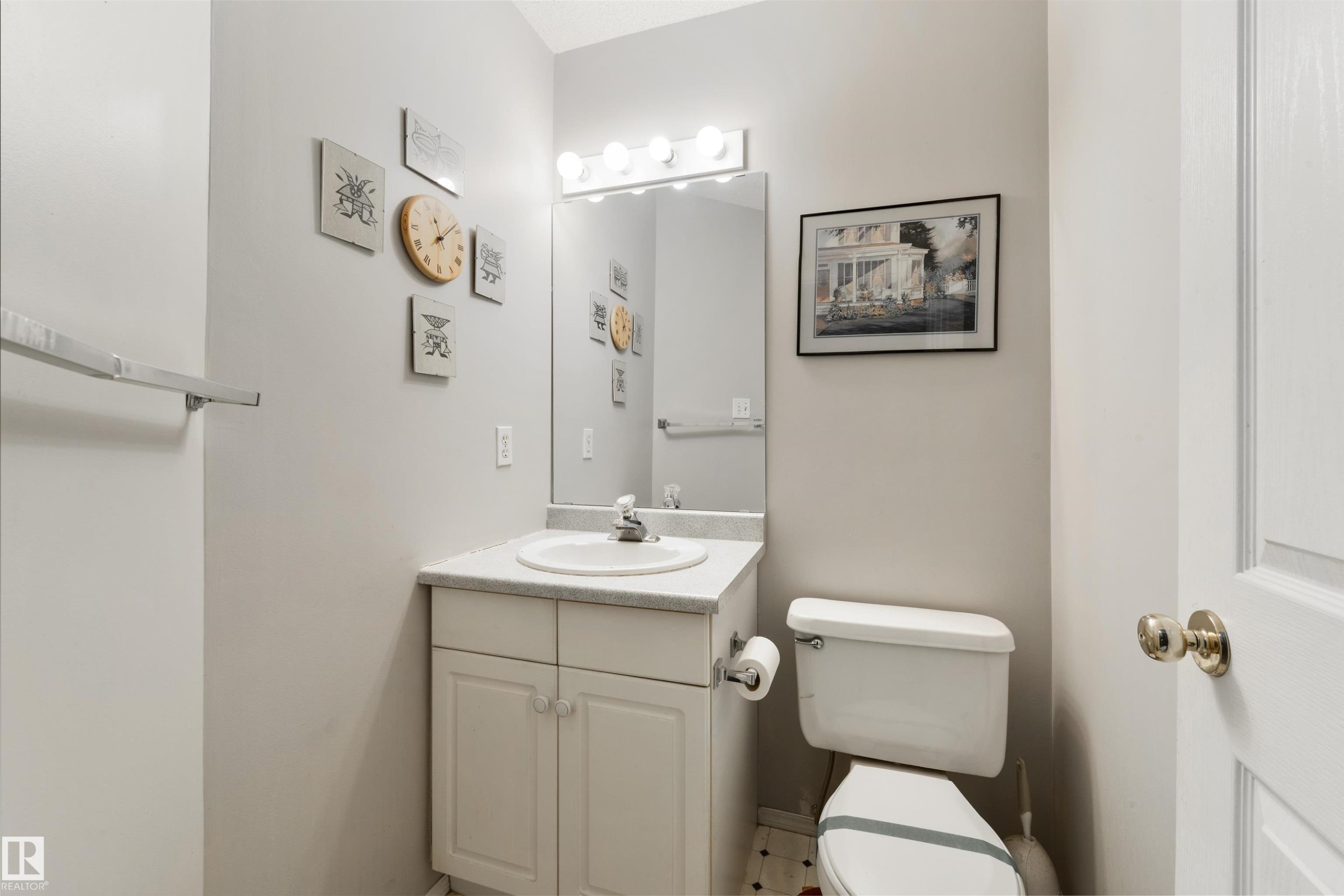#123 1670 Jamha Rd Nw, Edmonton, AB - Indoor Photo Showing Bathroom