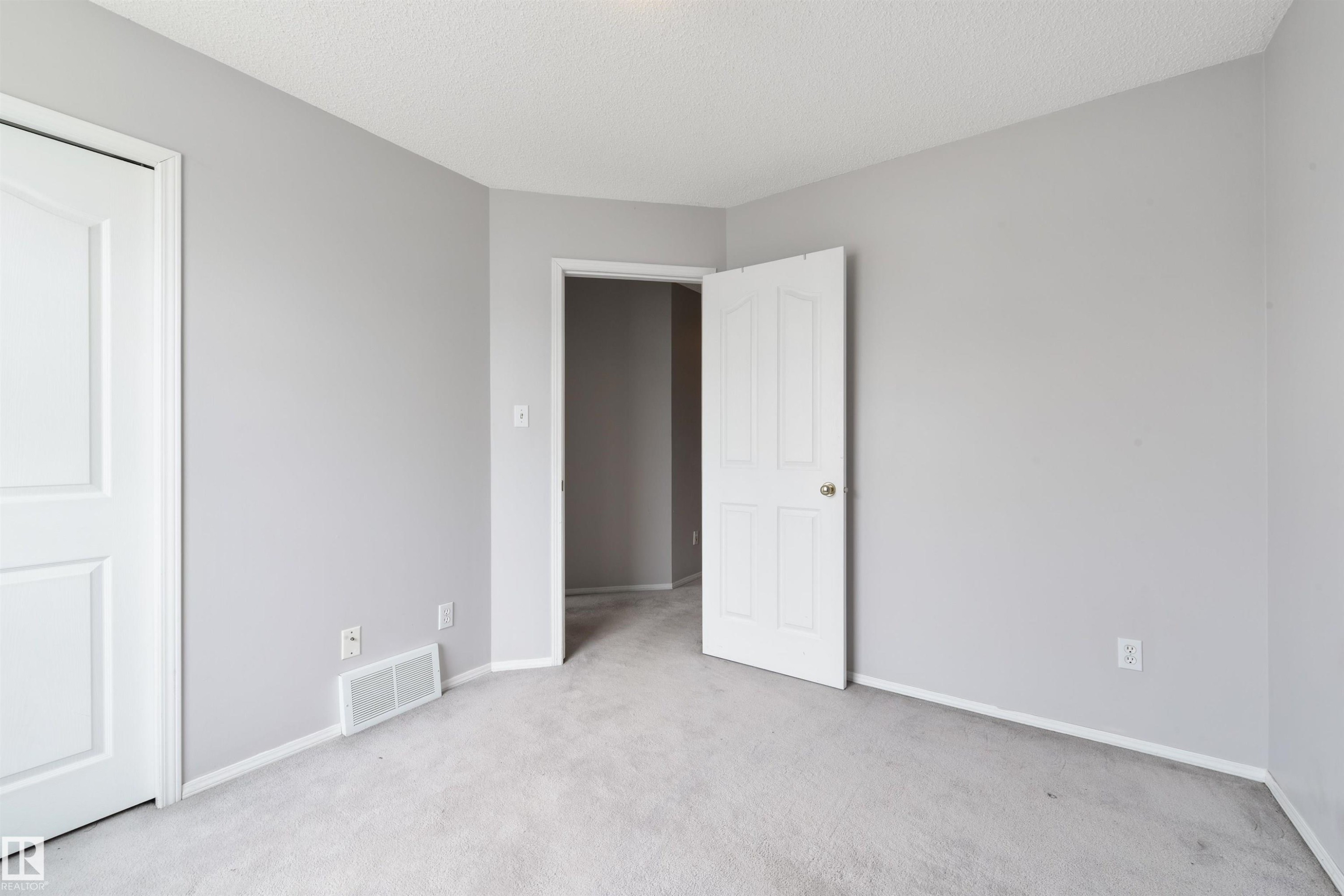 #123 1670 Jamha Rd Nw, Edmonton, AB - Indoor Photo Showing Other Room
