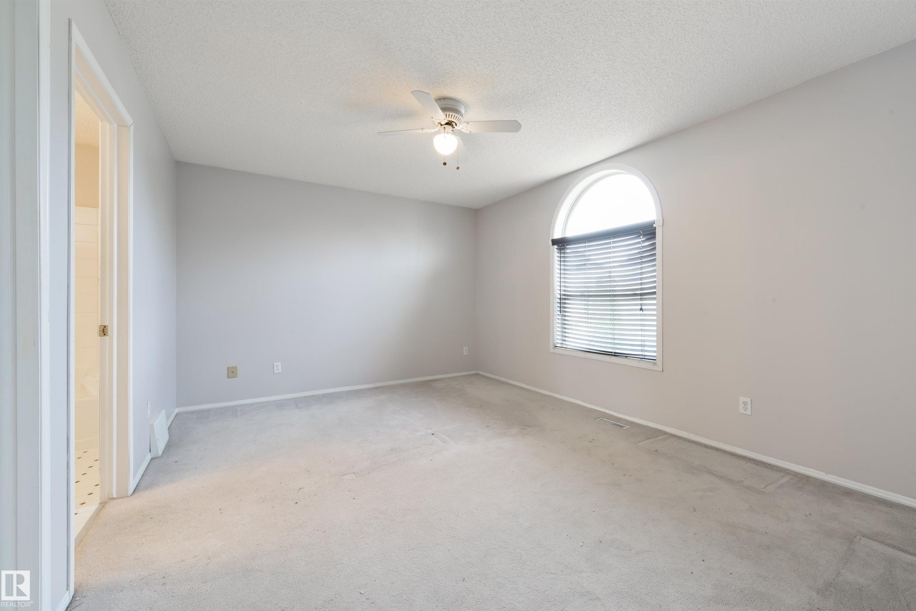 #123 1670 Jamha Rd Nw, Edmonton, AB - Indoor Photo Showing Other Room