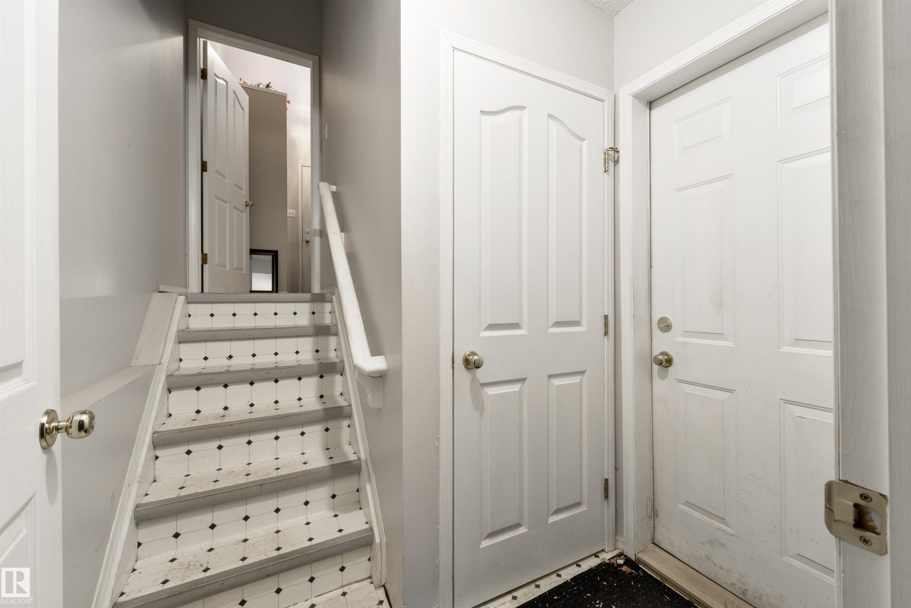 #123 1670 Jamha Rd Nw, Edmonton, AB - Indoor Photo Showing Other Room