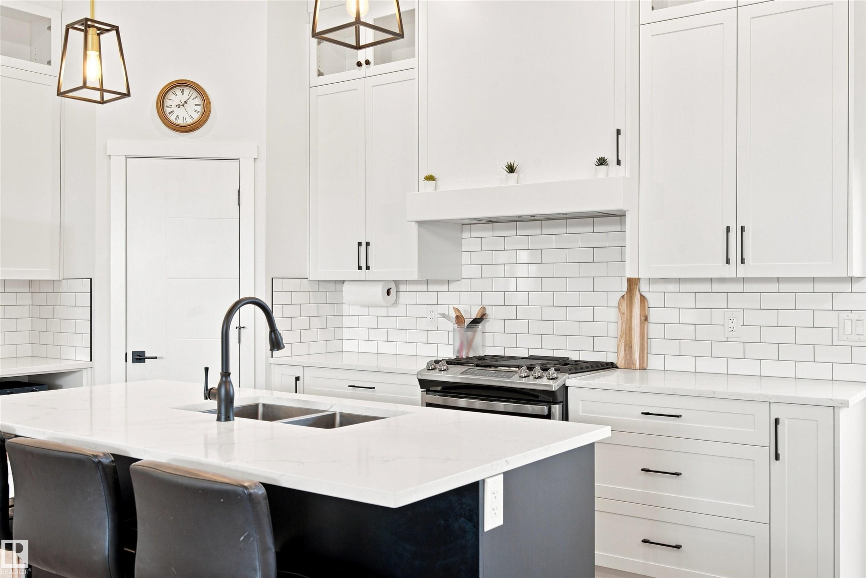 328 Fundy Way, Cold Lake, AB - Indoor Photo Showing Kitchen With Double Sink With Upgraded Kitchen