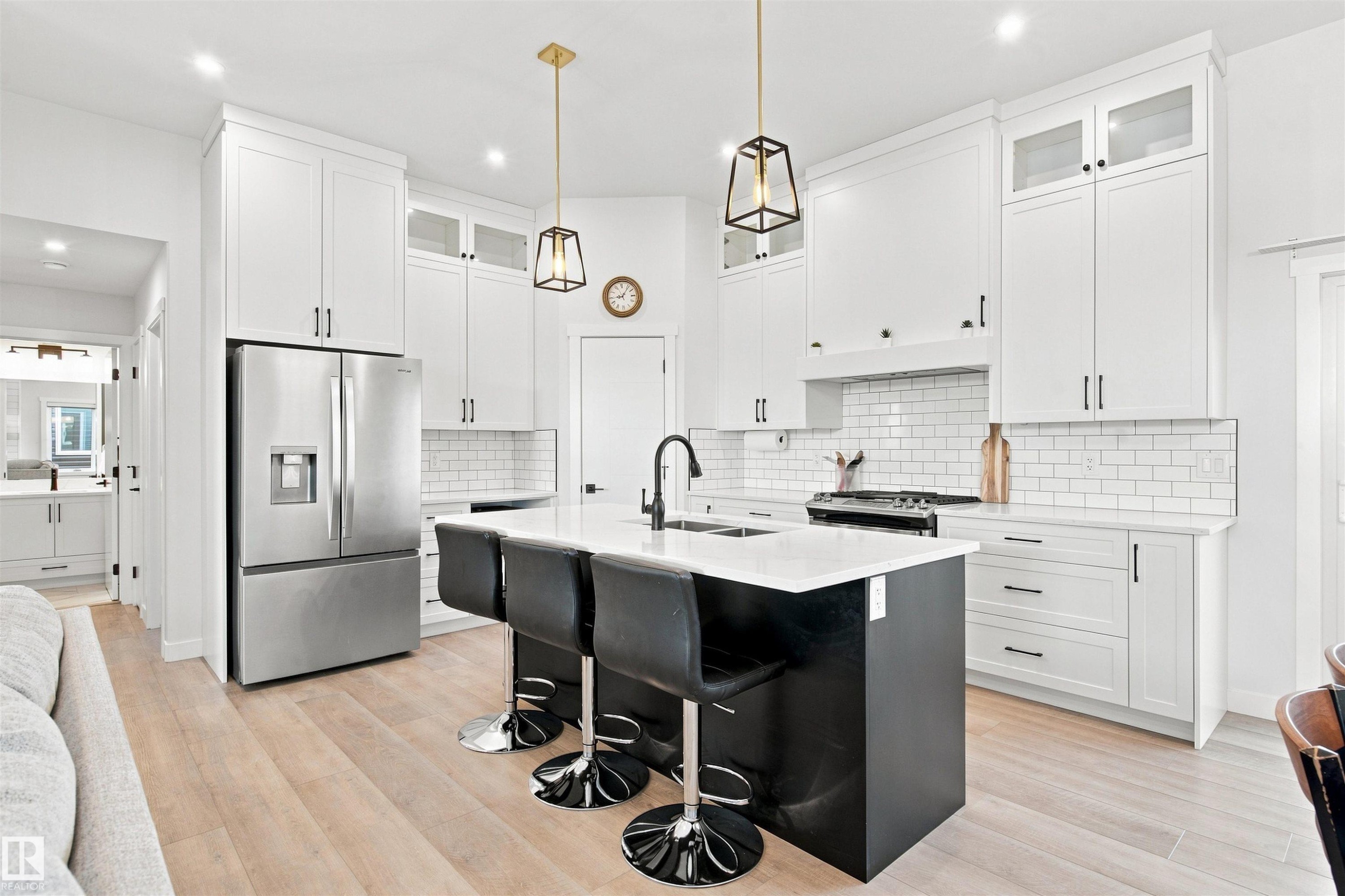 328 Fundy Way, Cold Lake, AB - Indoor Photo Showing Kitchen With Upgraded Kitchen