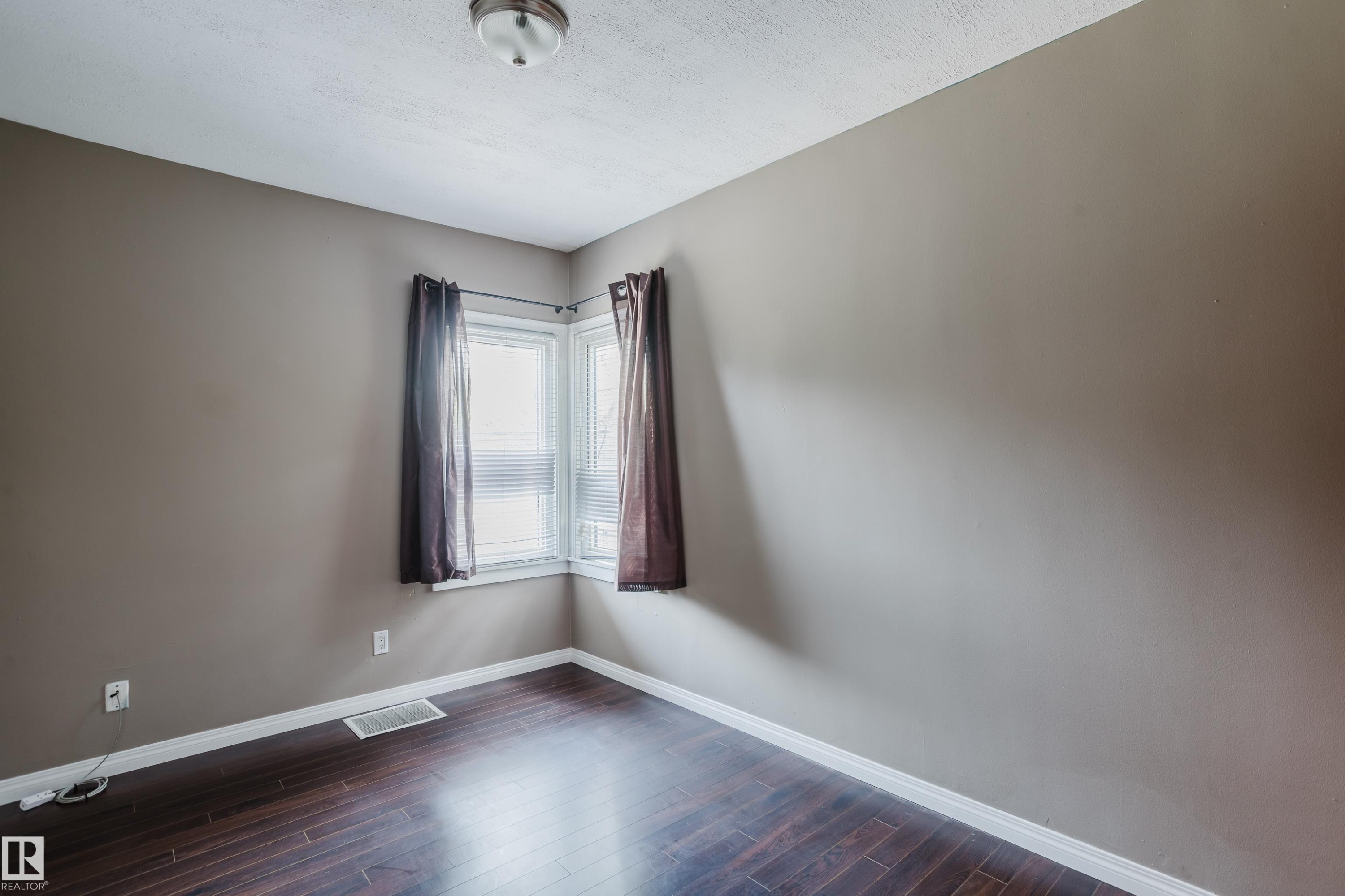12811 117 Avenue Nw, Edmonton, AB - Indoor Photo Showing Other Room