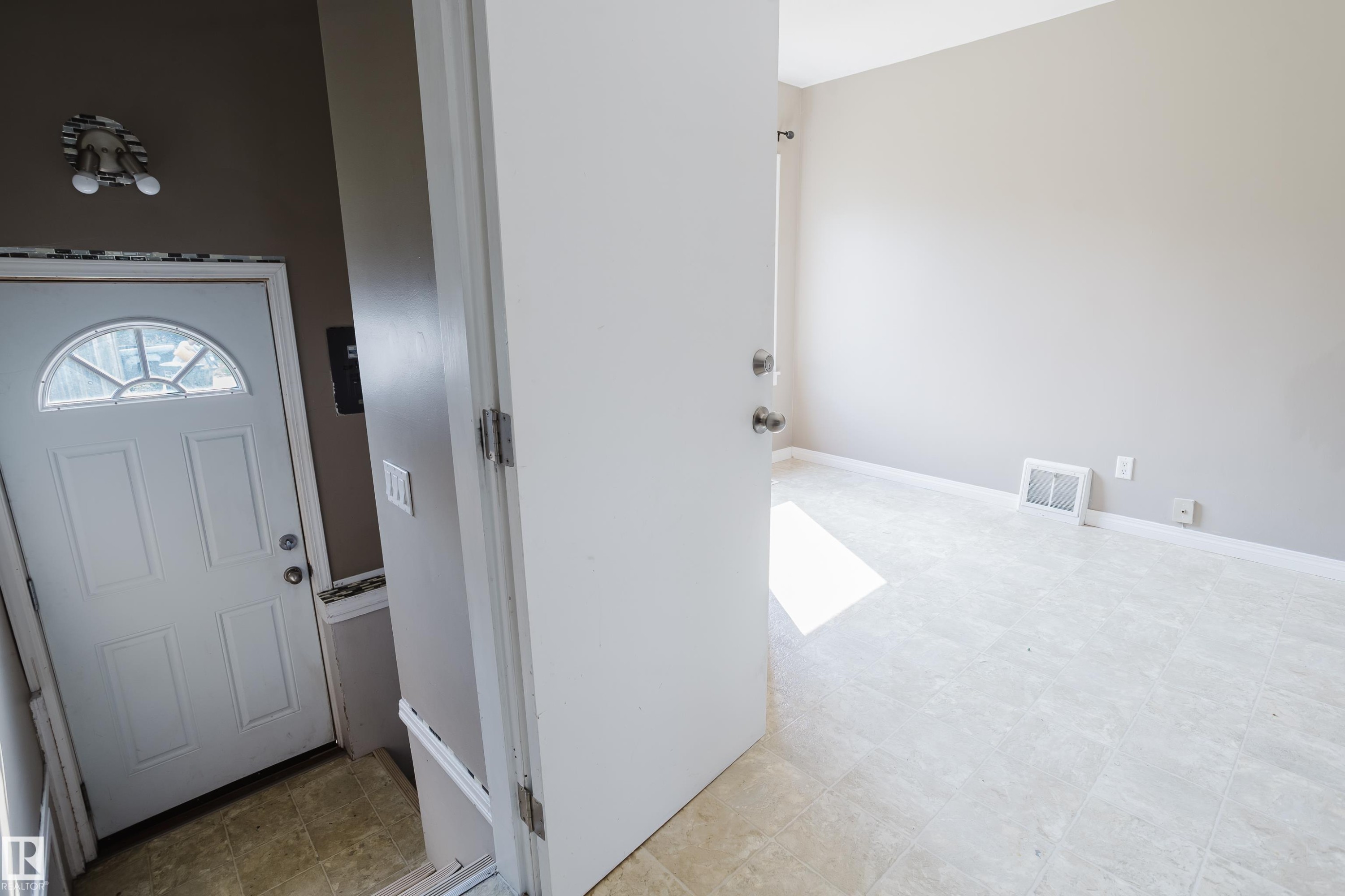 12811 117 Avenue Nw, Edmonton, AB - Indoor Photo Showing Other Room