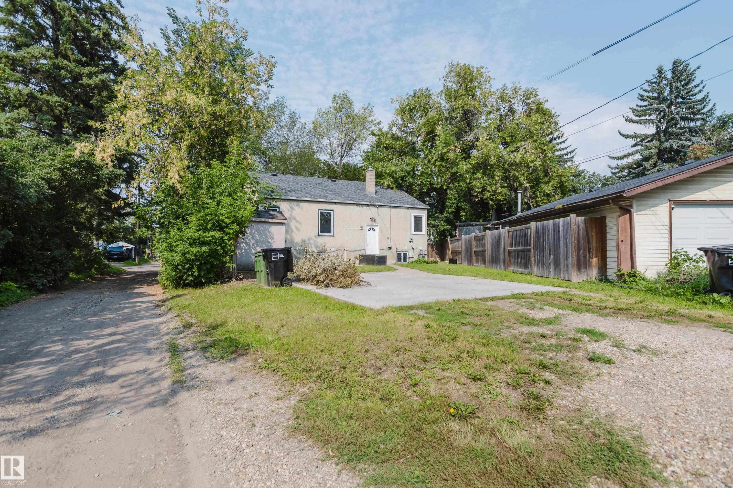 12811 117 Avenue Nw, Edmonton, AB - Outdoor