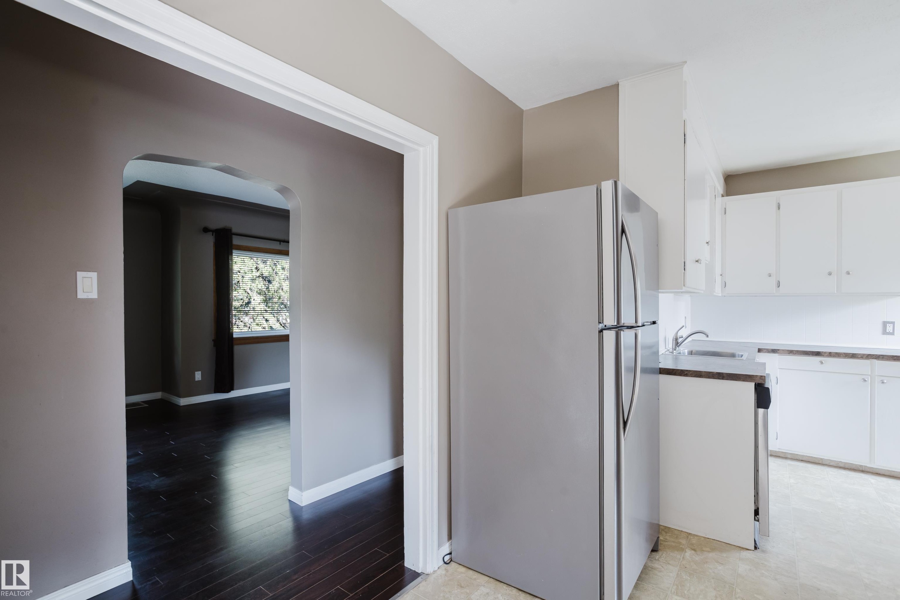 12811 117 Avenue Nw, Edmonton, AB - Indoor Photo Showing Kitchen