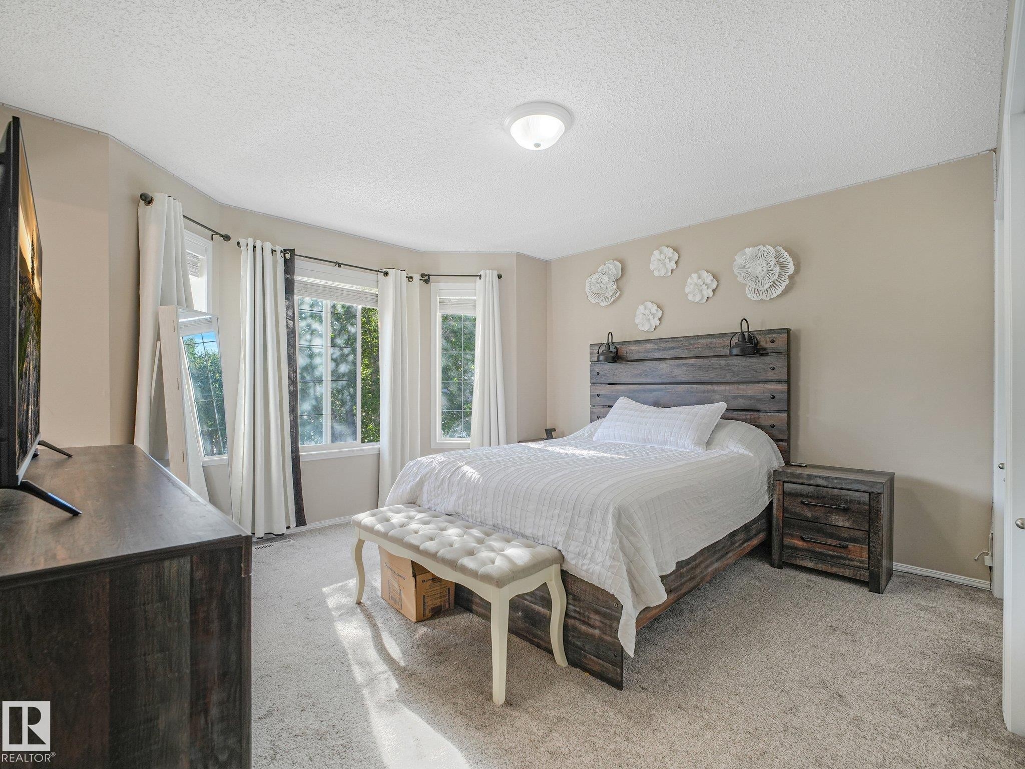 #48 1780 Glastonbury Bv Nw, Edmonton, AB - Indoor Photo Showing Bedroom