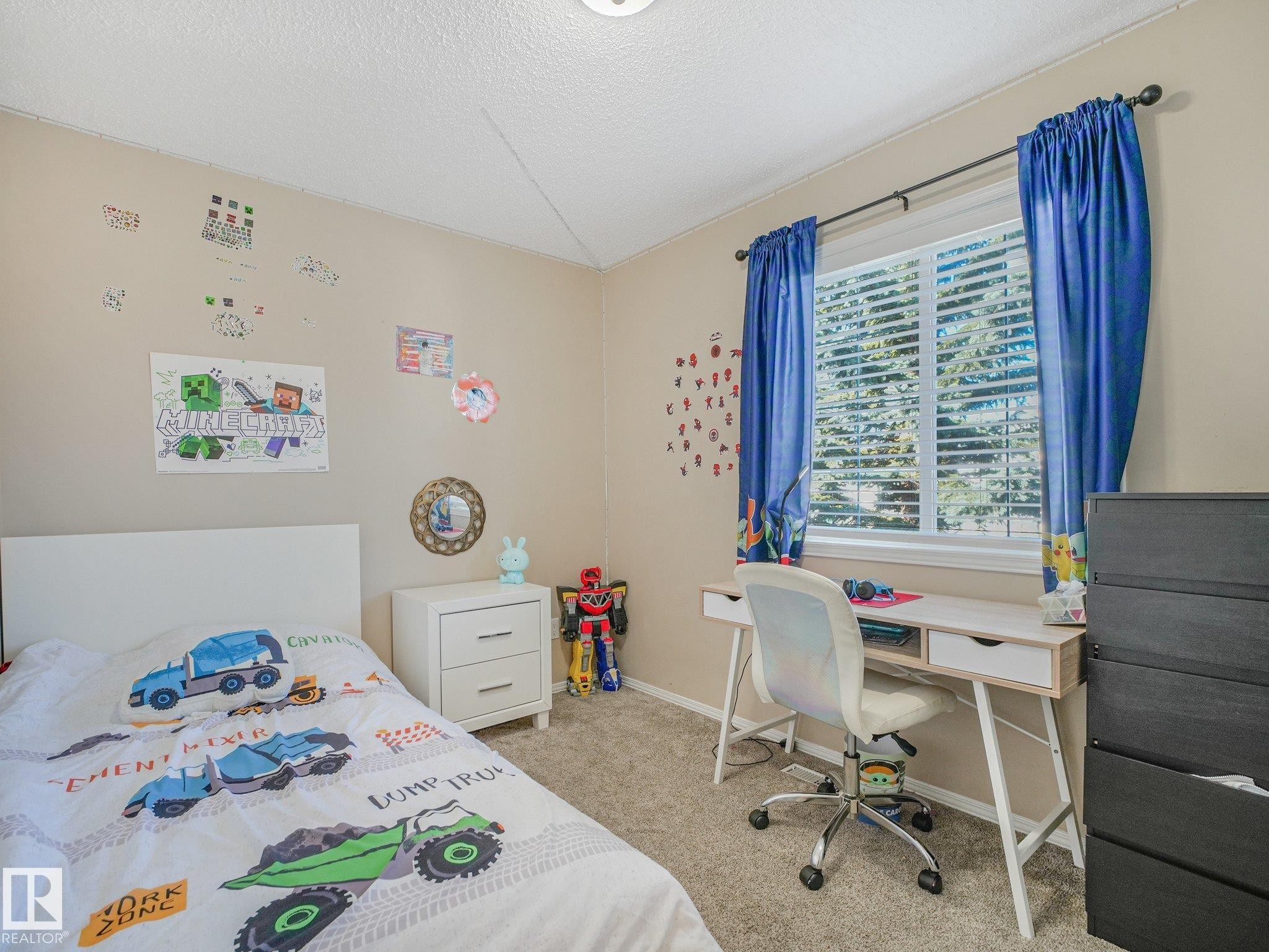 #48 1780 Glastonbury Bv Nw, Edmonton, AB - Indoor Photo Showing Bedroom