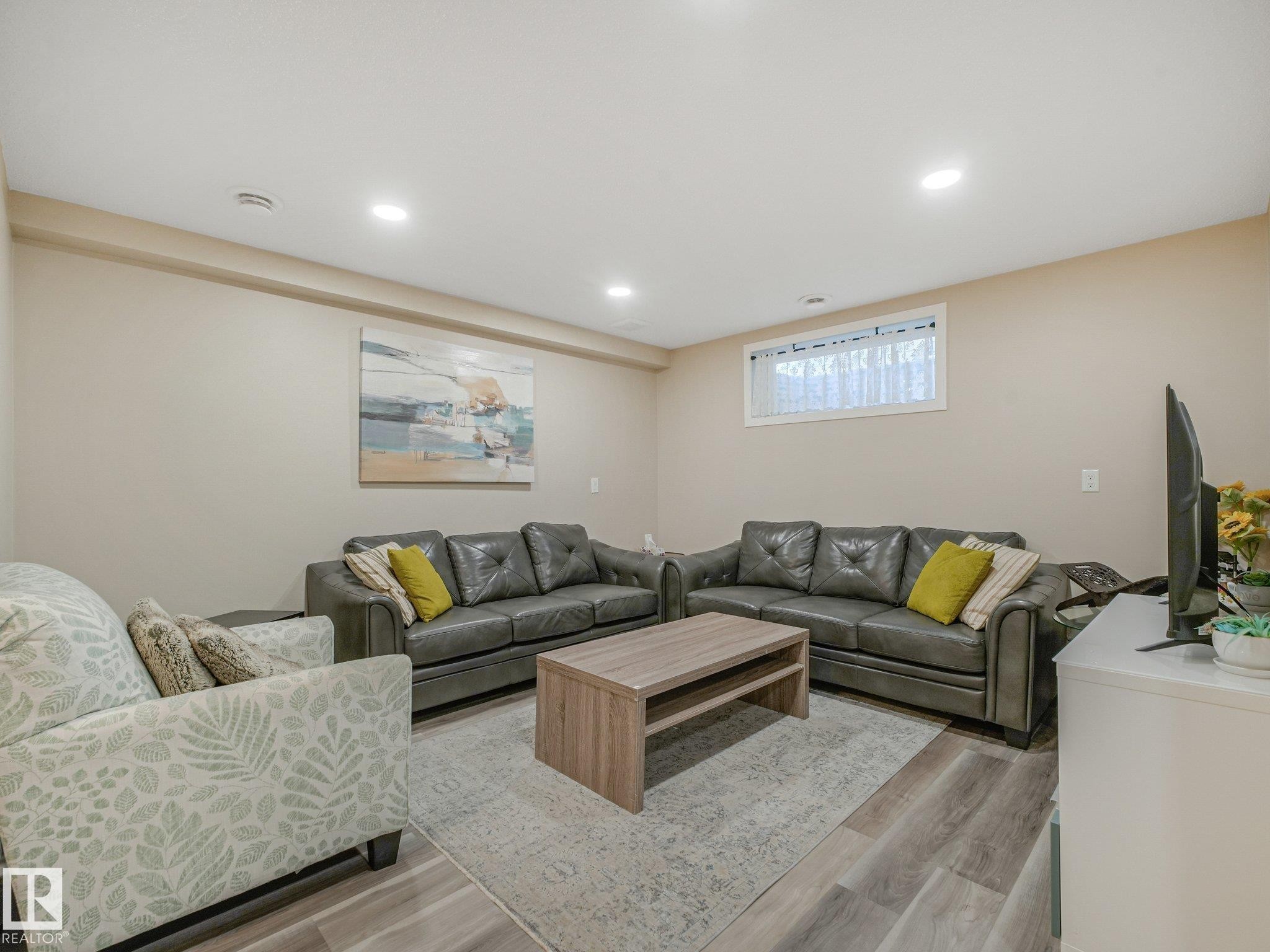 #48 1780 Glastonbury Bv Nw, Edmonton, AB - Indoor Photo Showing Basement