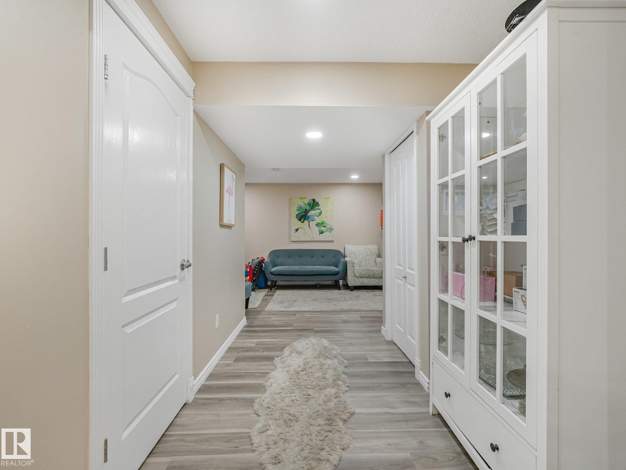 #48 1780 Glastonbury Bv Nw, Edmonton, AB - Indoor Photo Showing Other Room