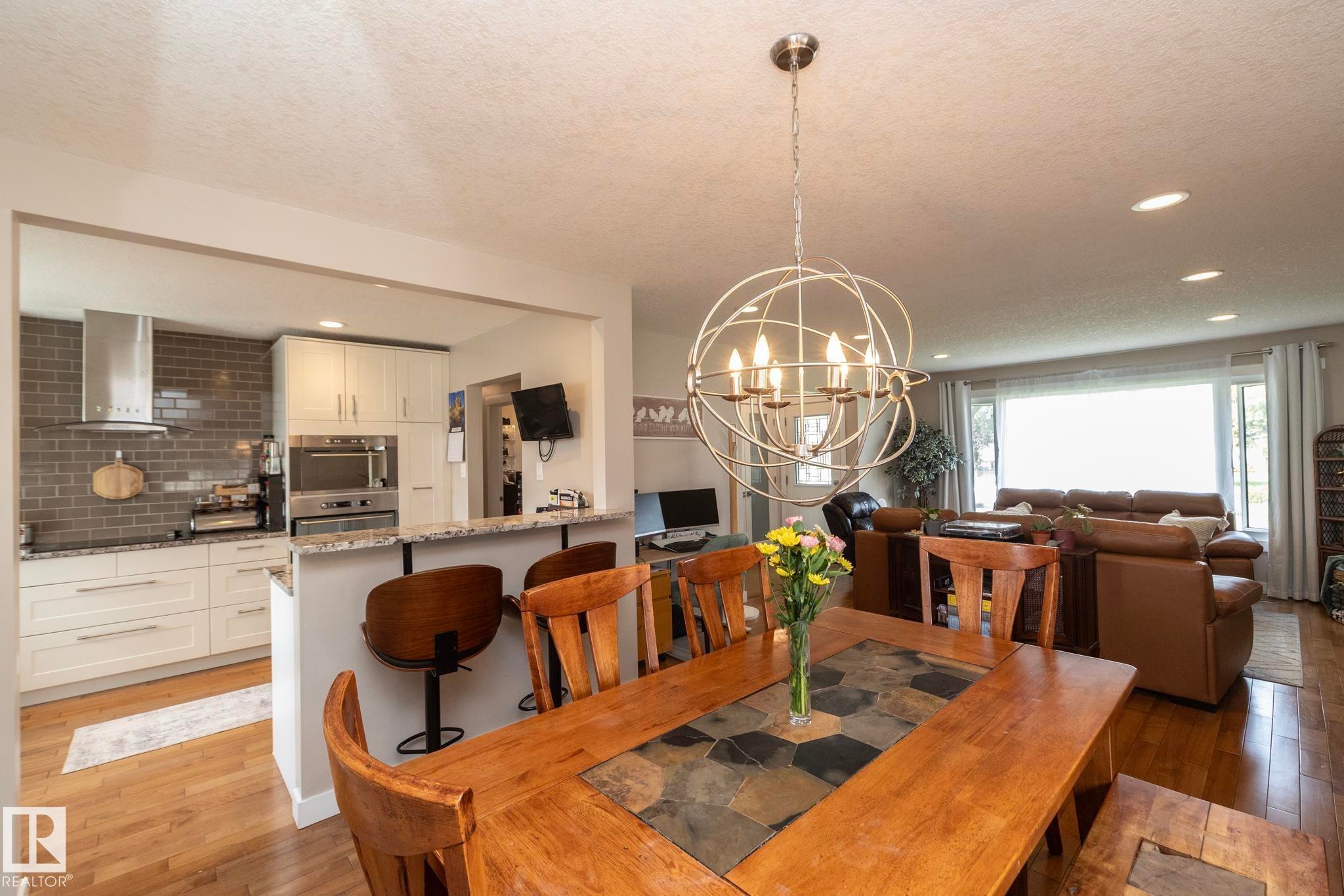 10623 75 Street Nw, Edmonton, AB