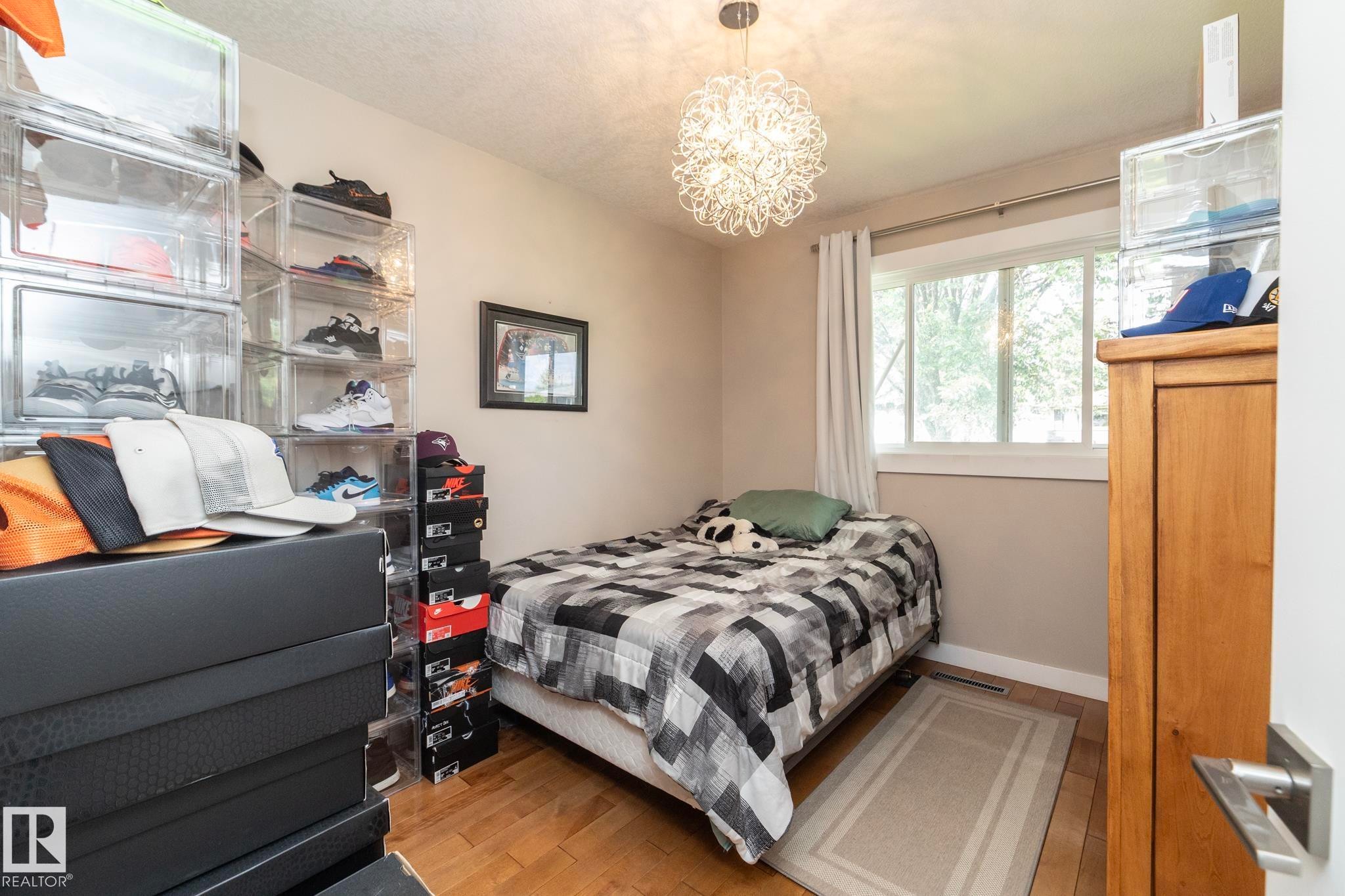 10623 75 Street Nw, Edmonton, AB