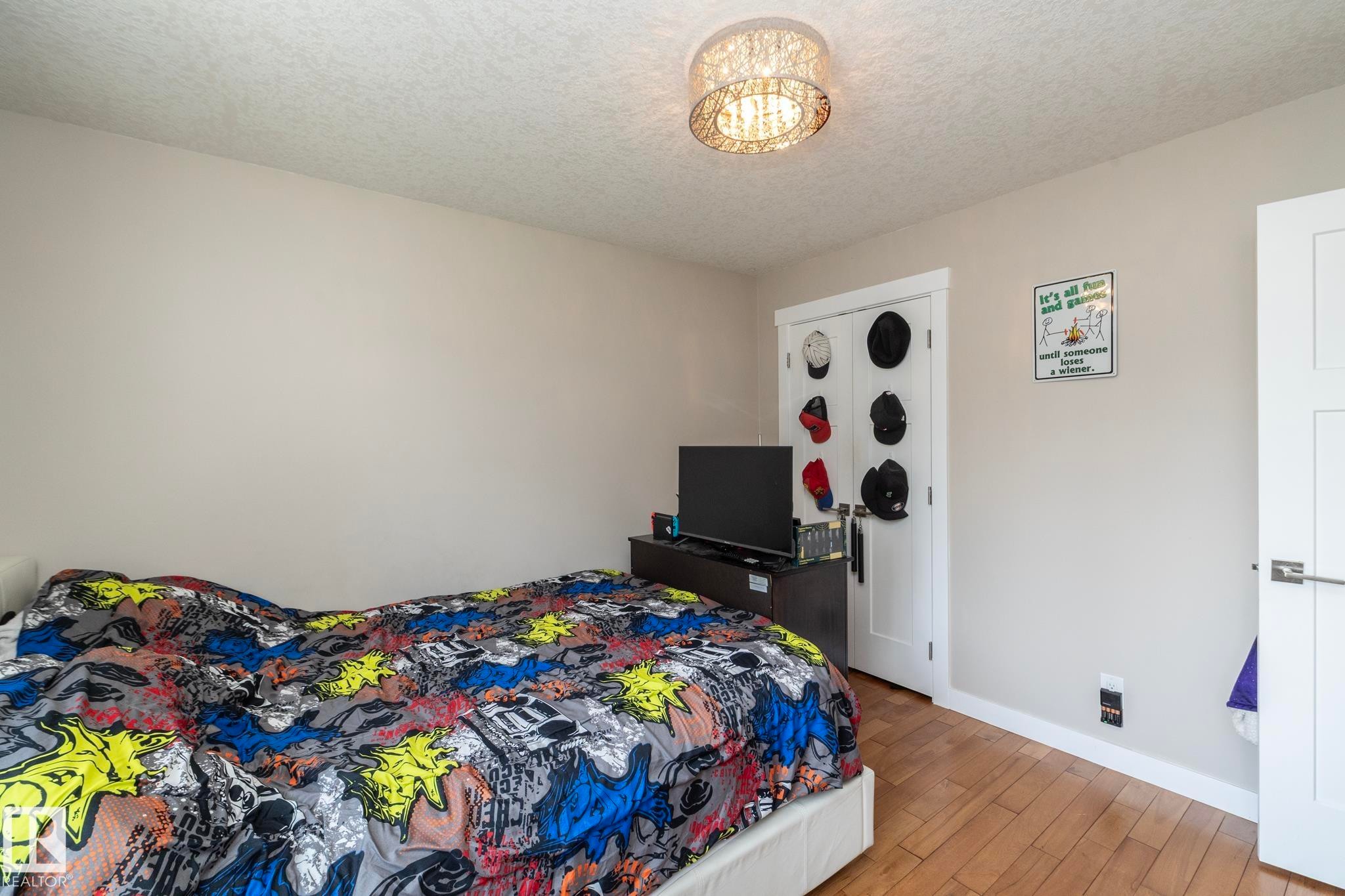 10623 75 Street Nw, Edmonton, AB