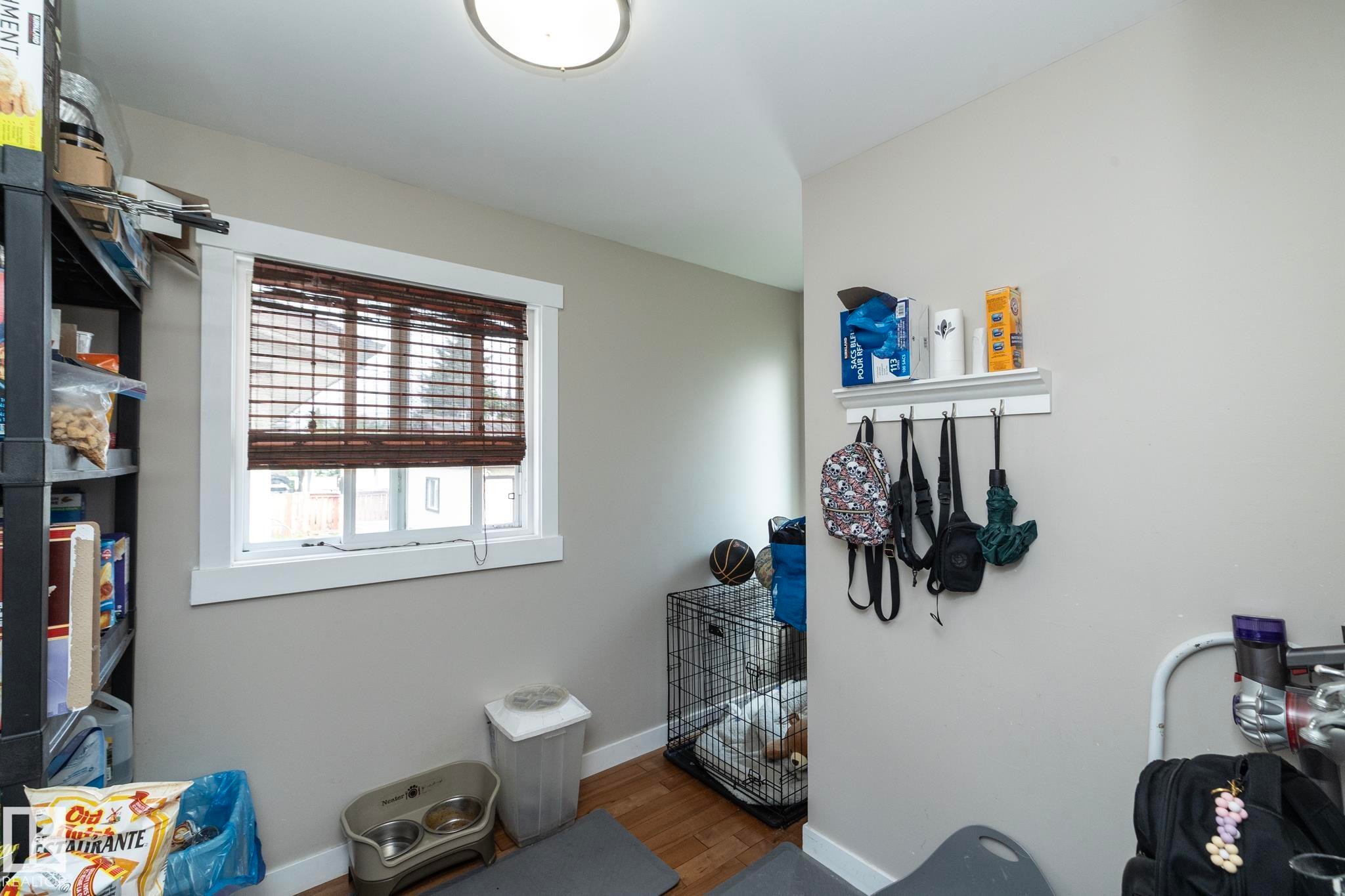 10623 75 Street Nw, Edmonton, AB