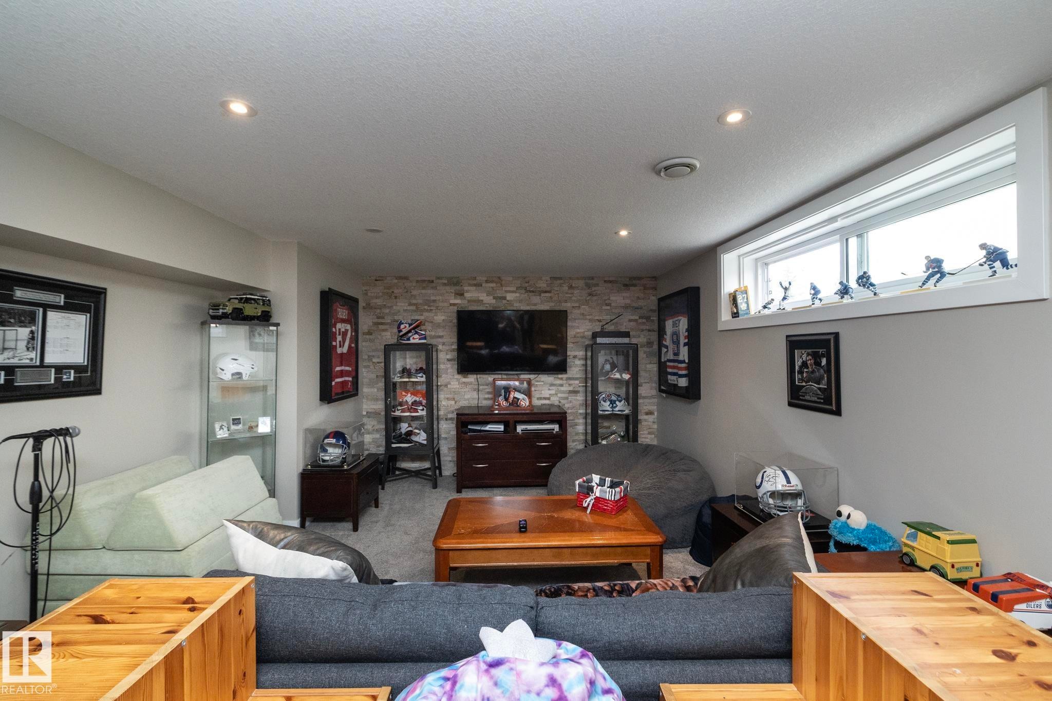 10623 75 Street Nw, Edmonton, AB