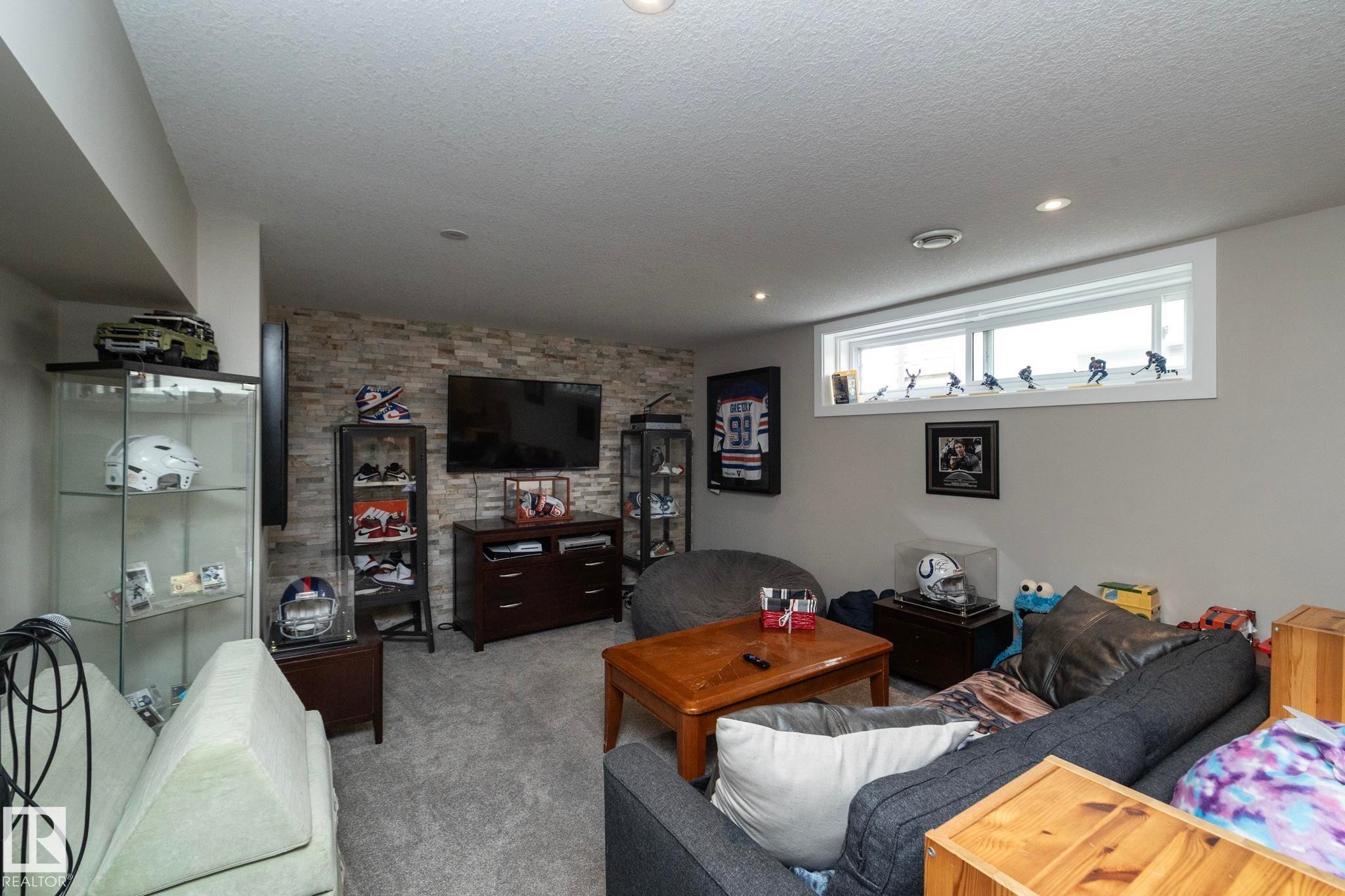 10623 75 Street Nw, Edmonton, AB