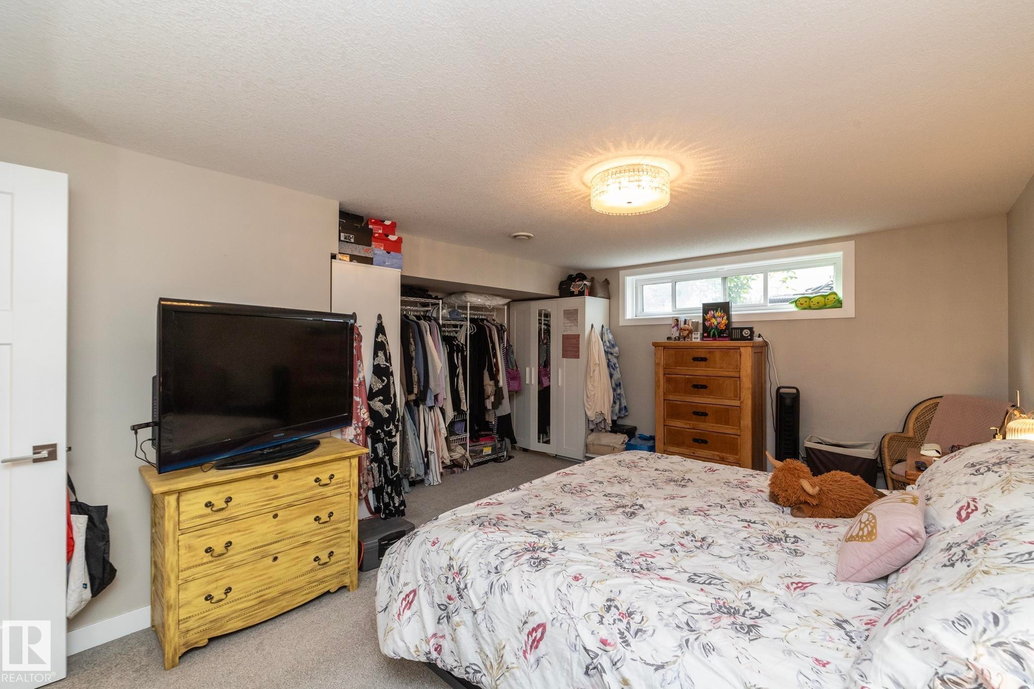 10623 75 Street Nw, Edmonton, AB