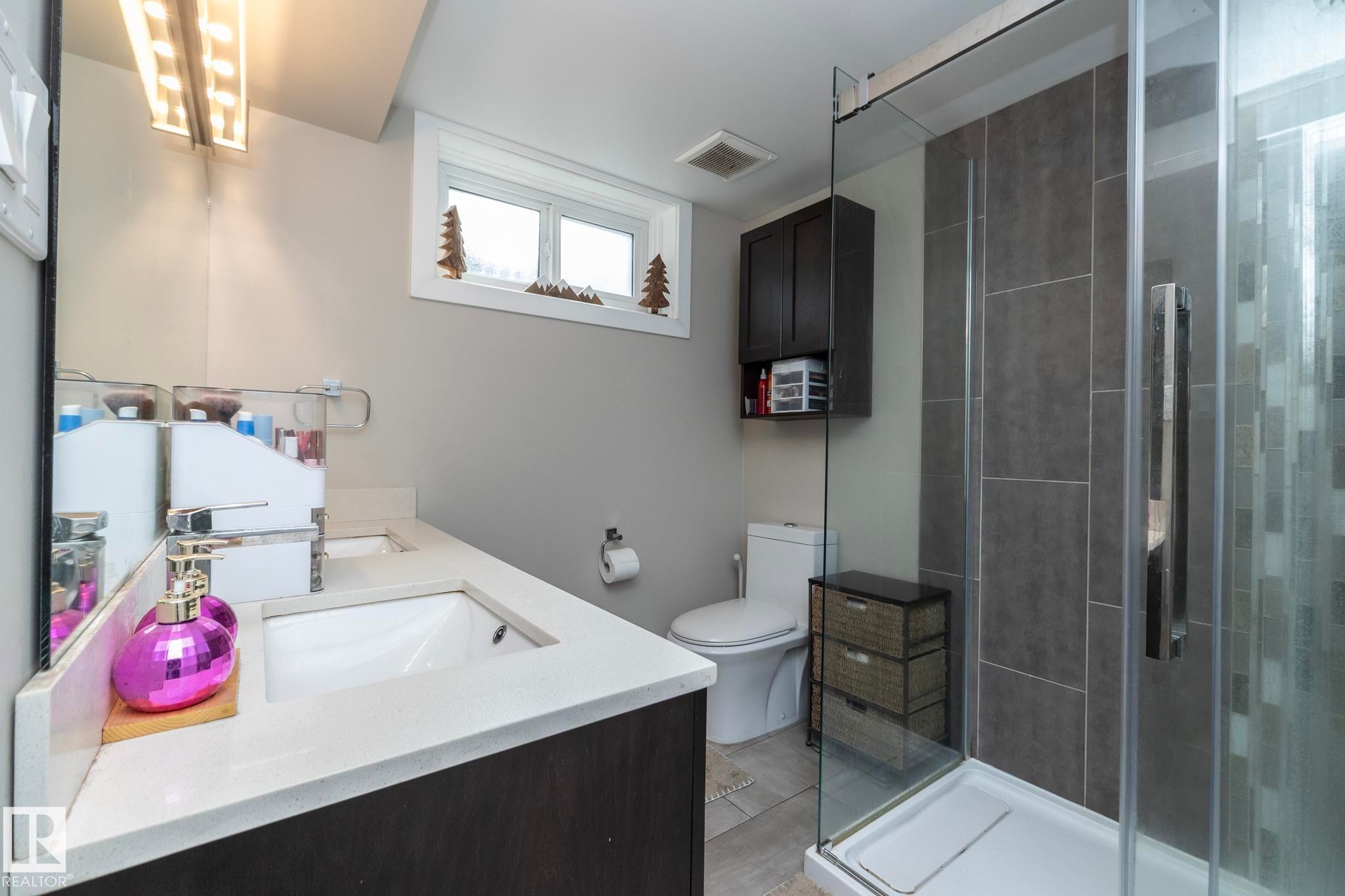 10623 75 Street Nw, Edmonton, AB