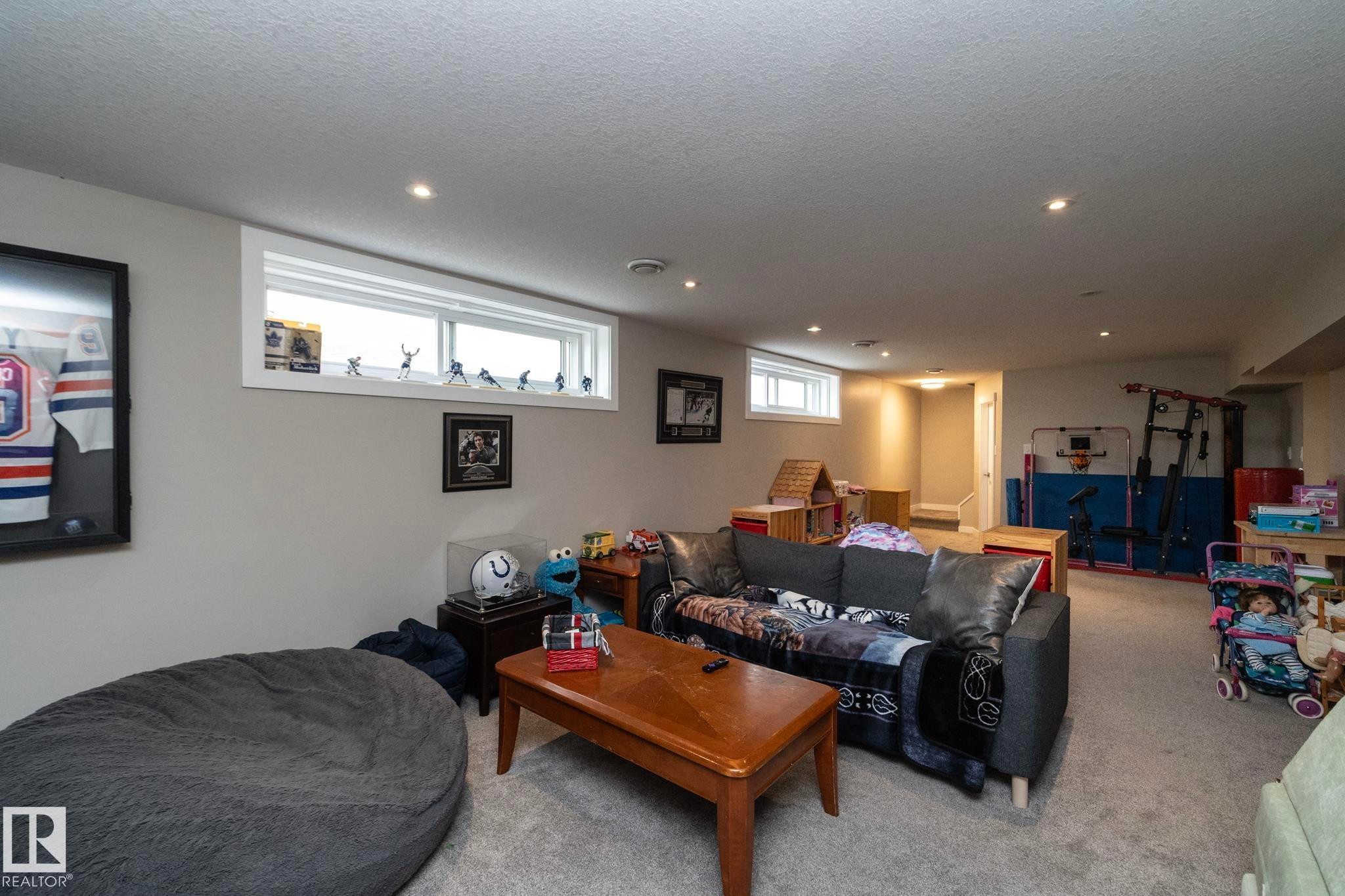 10623 75 Street Nw, Edmonton, AB