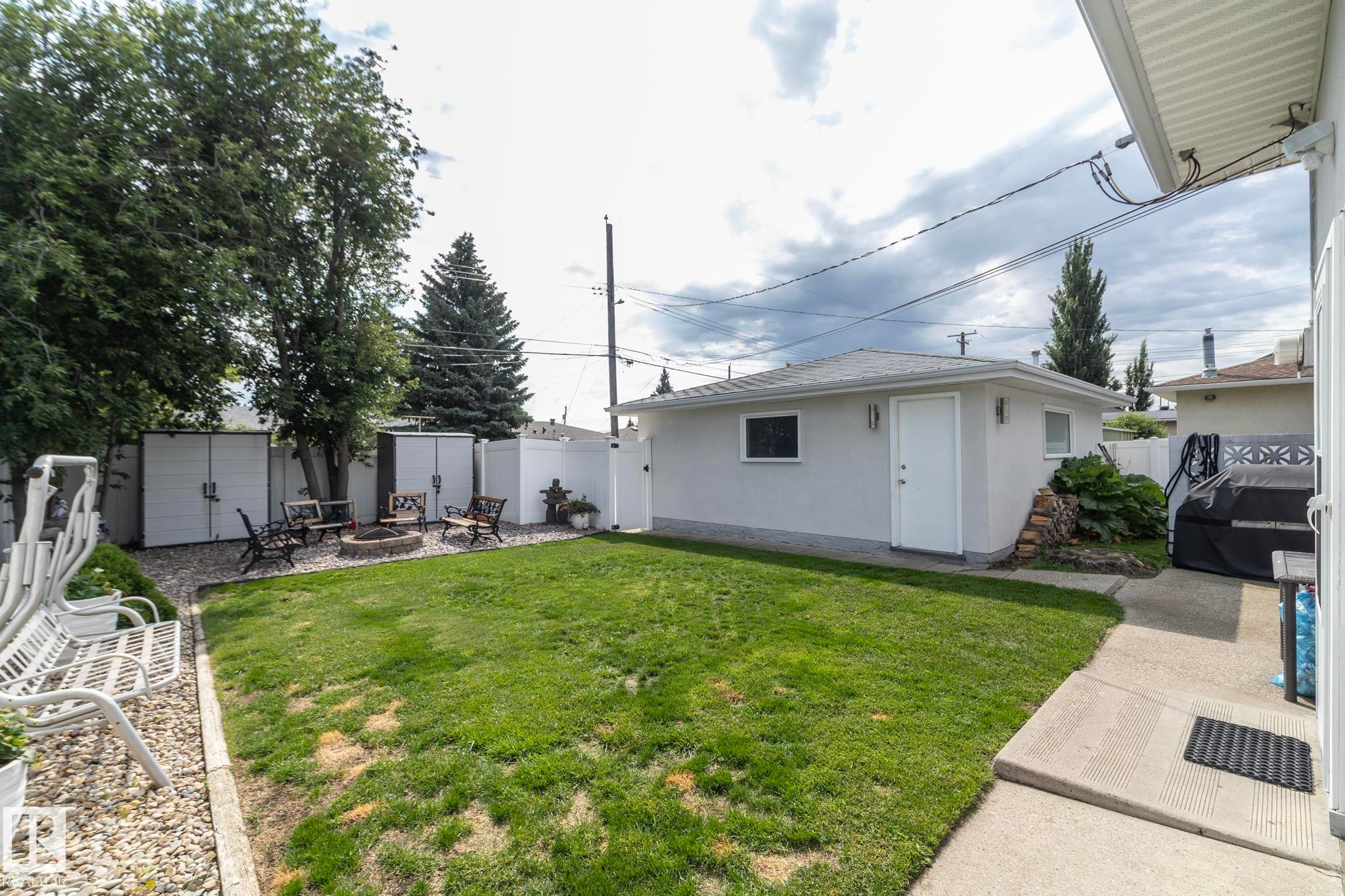 10623 75 Street Nw, Edmonton, AB