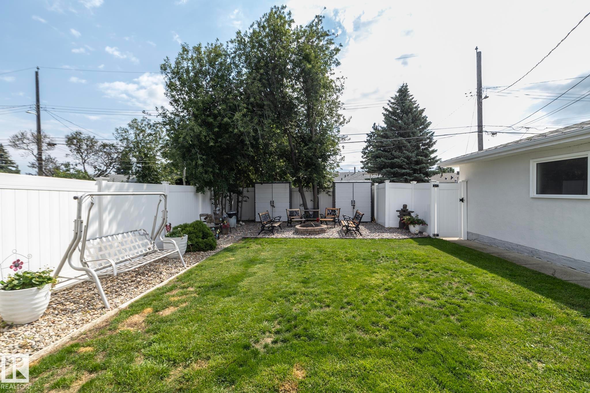 10623 75 Street Nw, Edmonton, AB