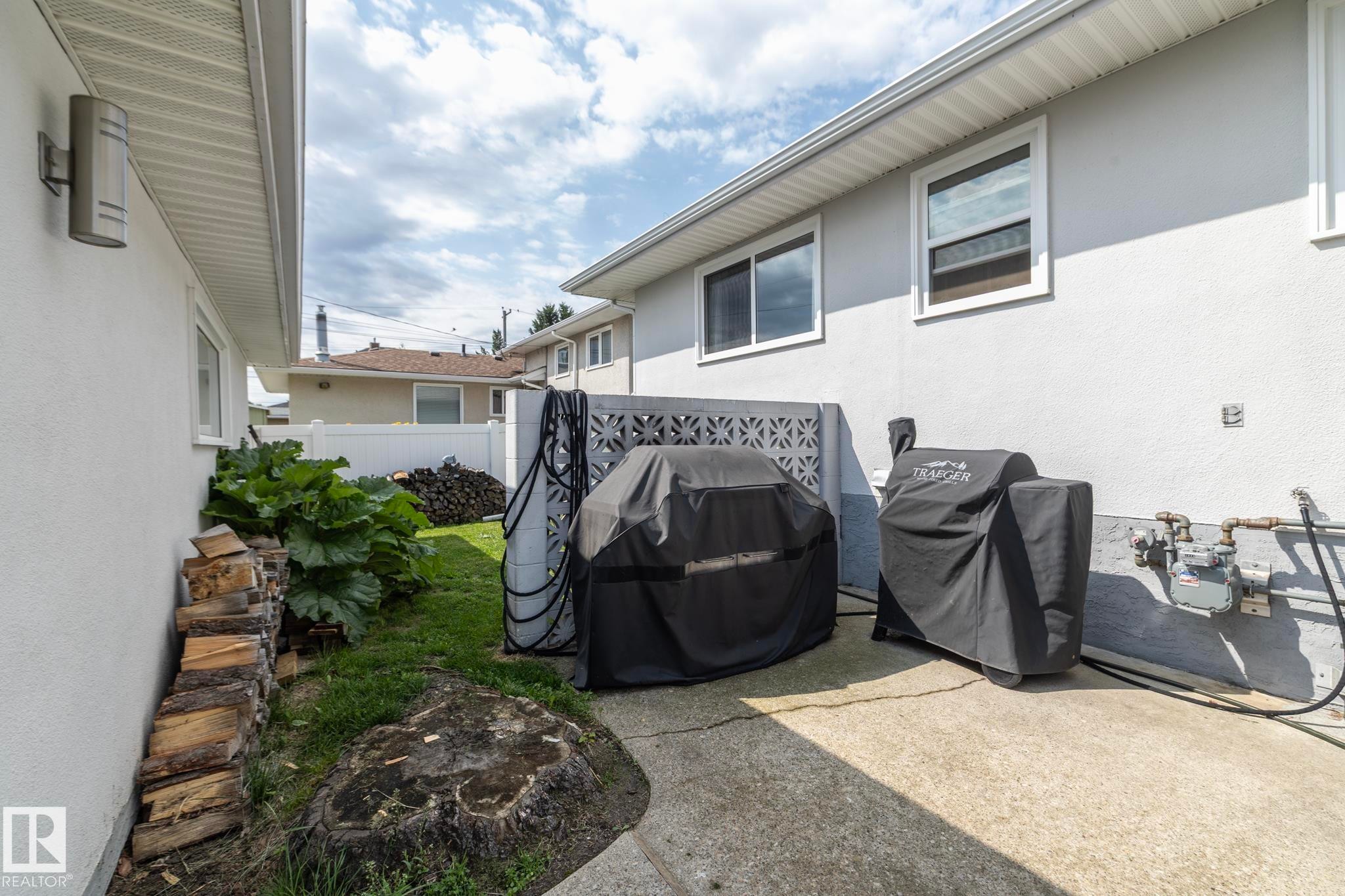 10623 75 Street Nw, Edmonton, AB