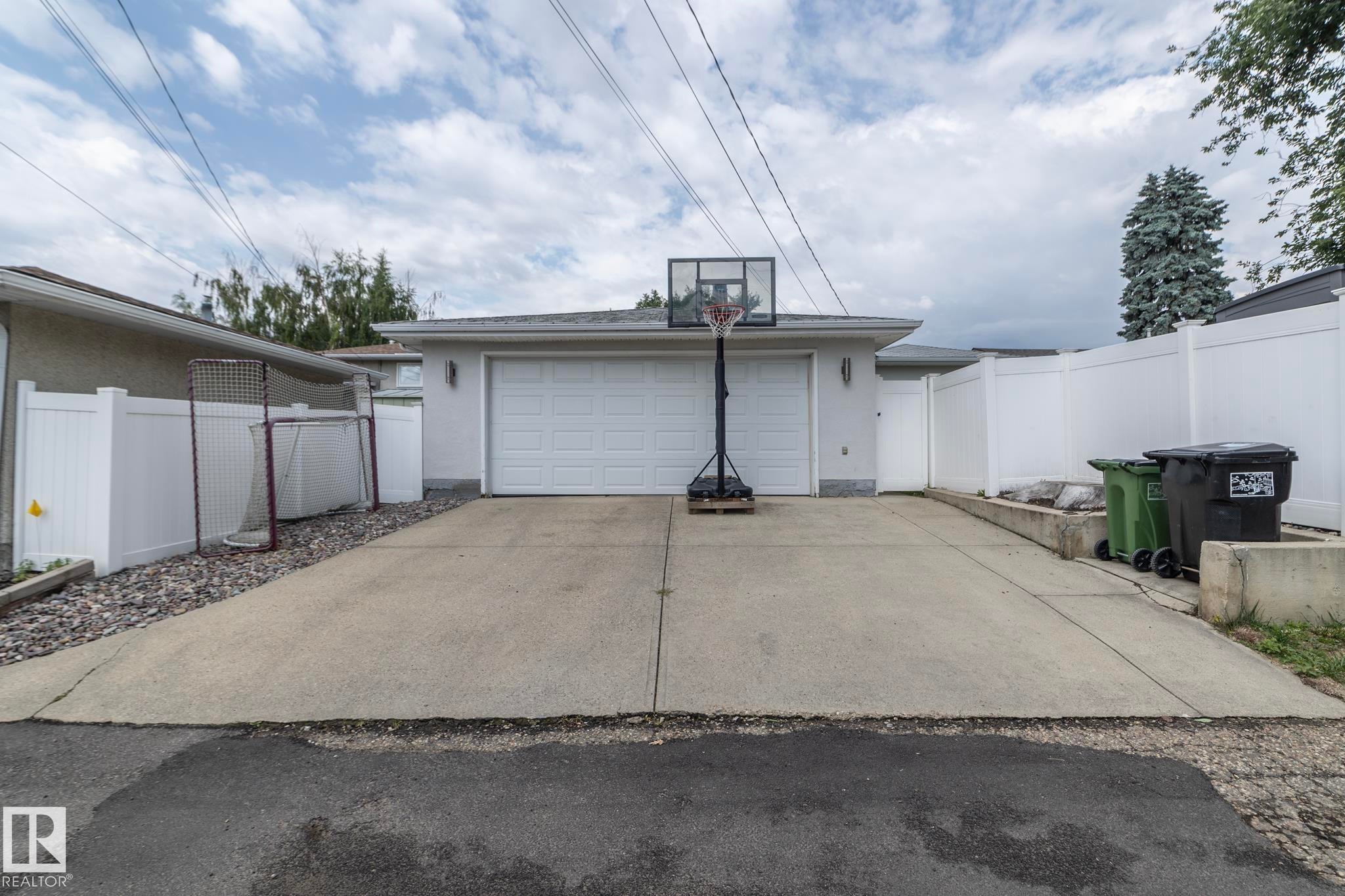 10623 75 Street Nw, Edmonton, AB