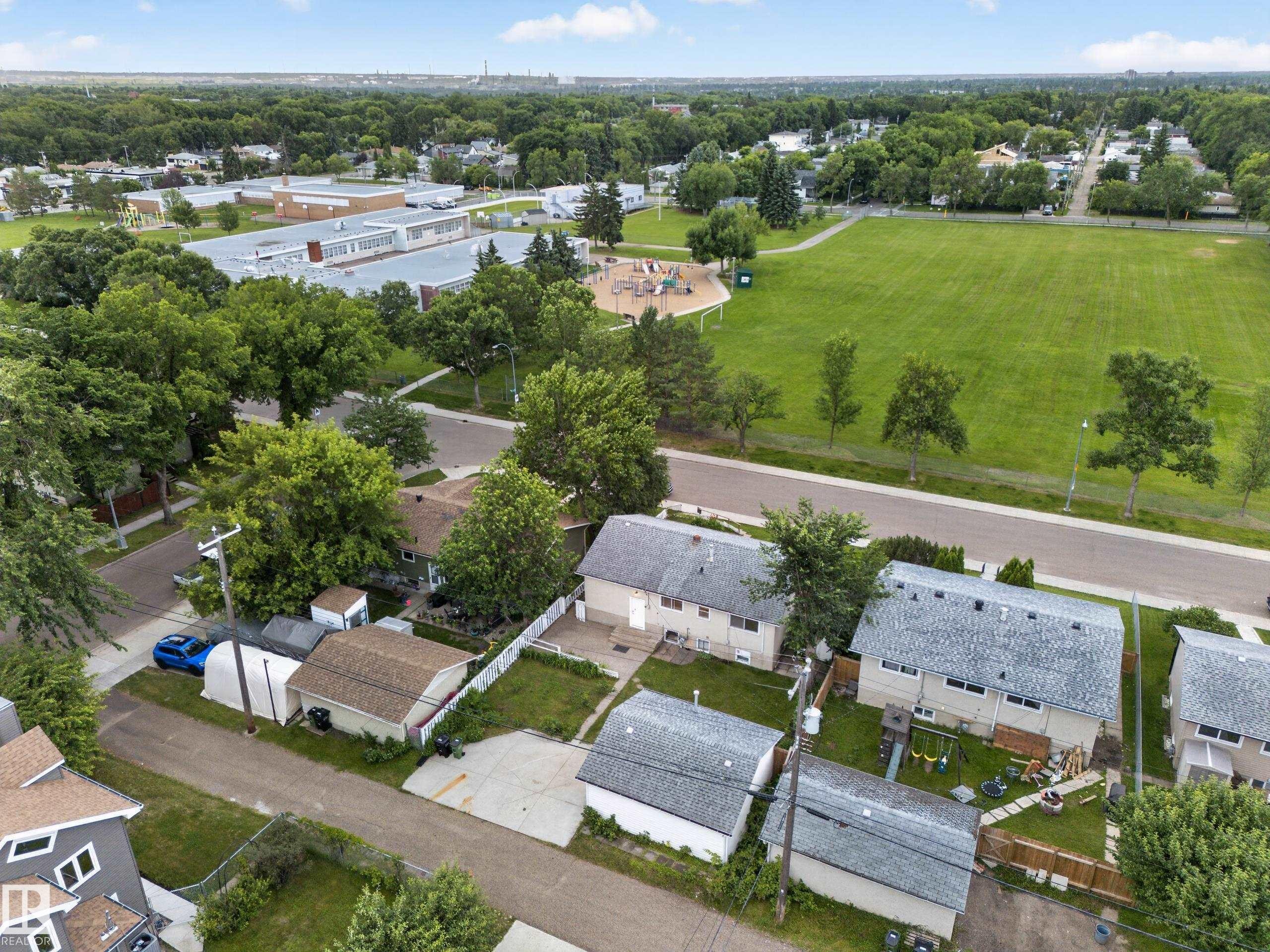 10623 75 Street Nw, Edmonton, AB