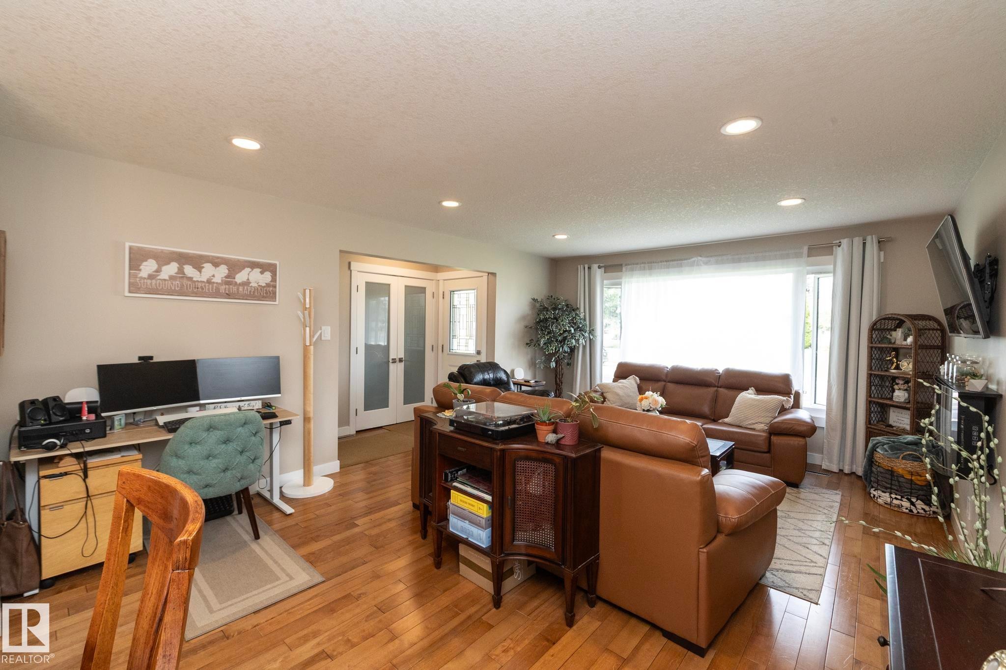 10623 75 Street Nw, Edmonton, AB