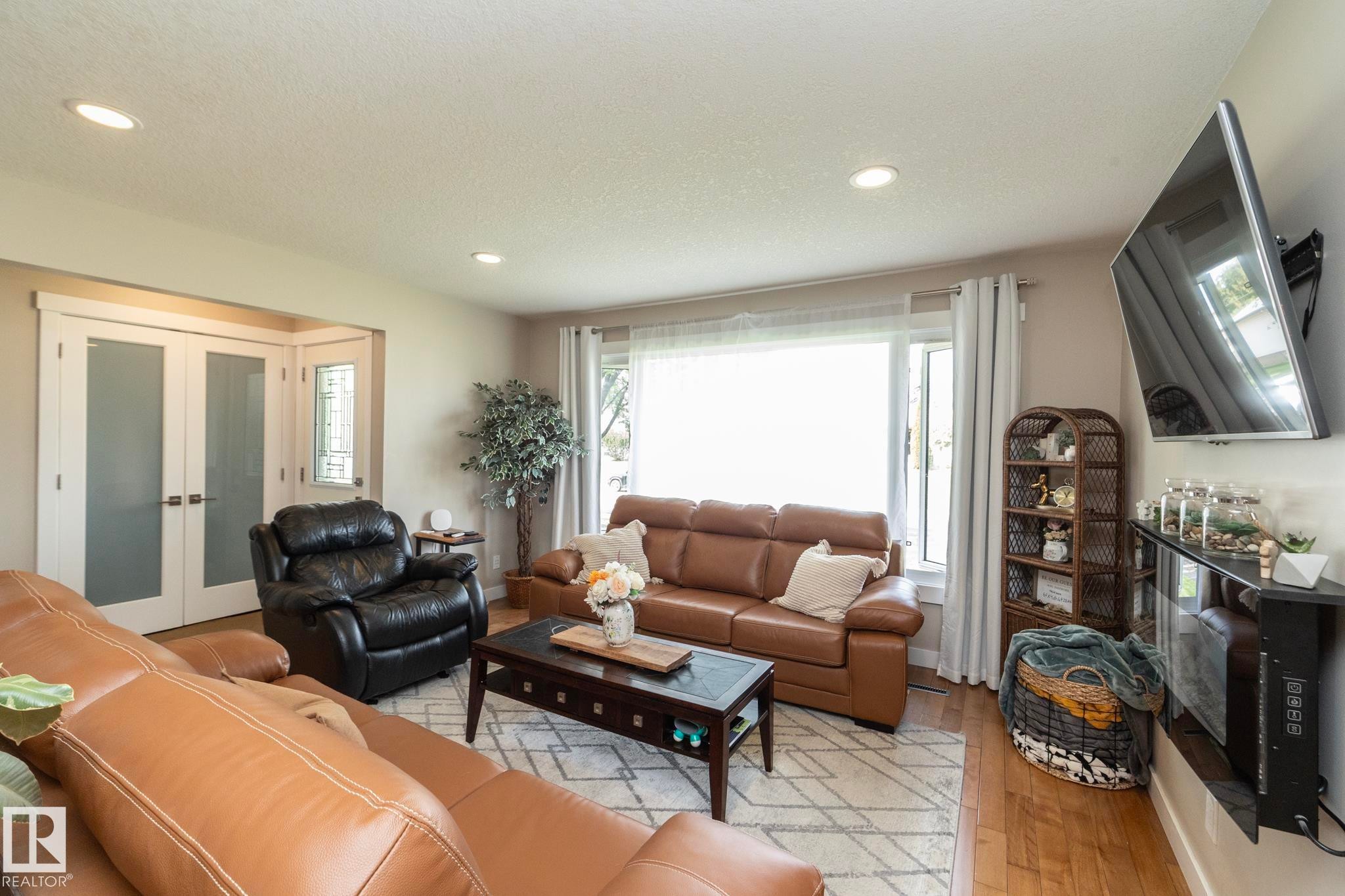 10623 75 Street Nw, Edmonton, AB