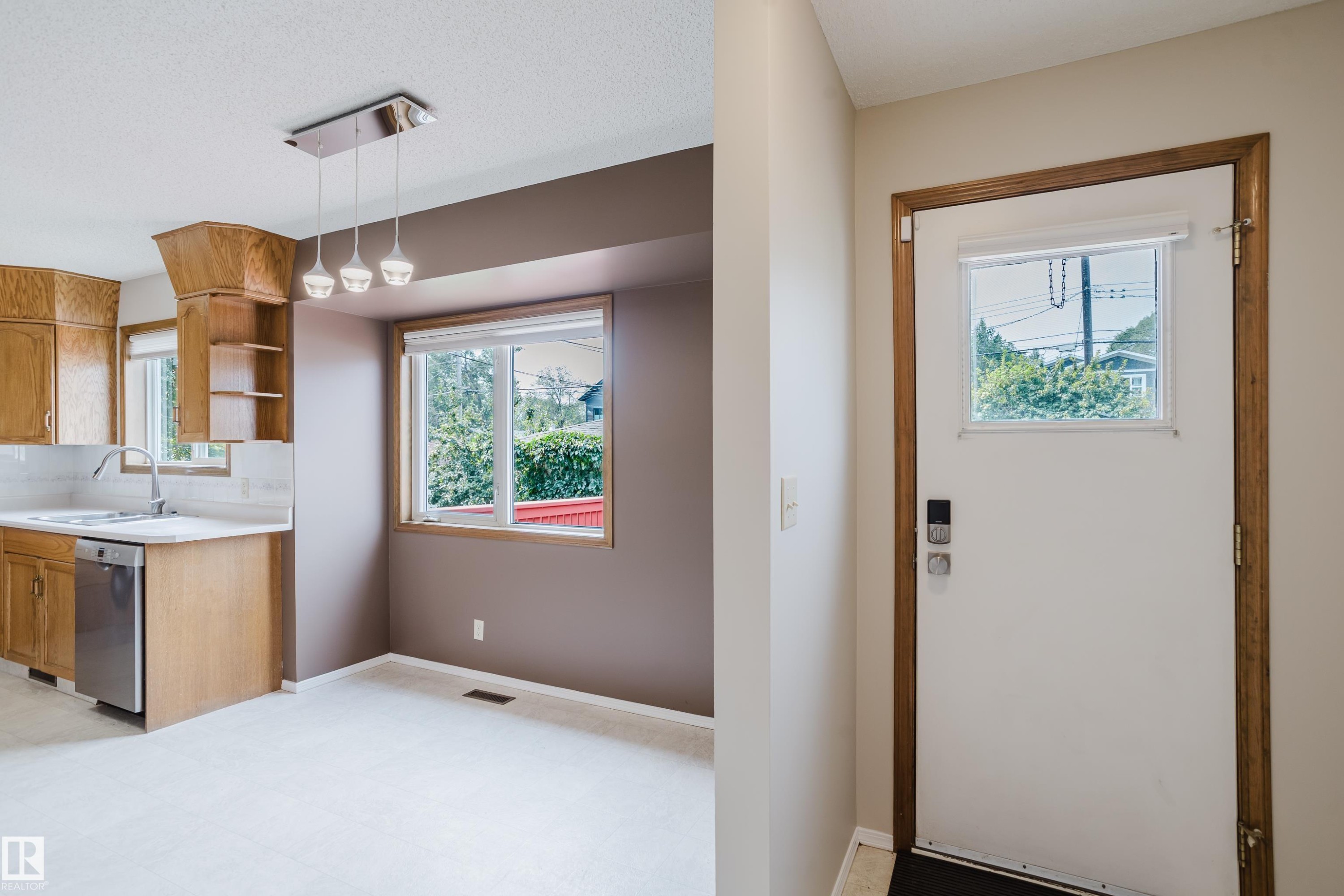9220 92 Street Nw, Edmonton, AB - Indoor Photo Showing Other Room