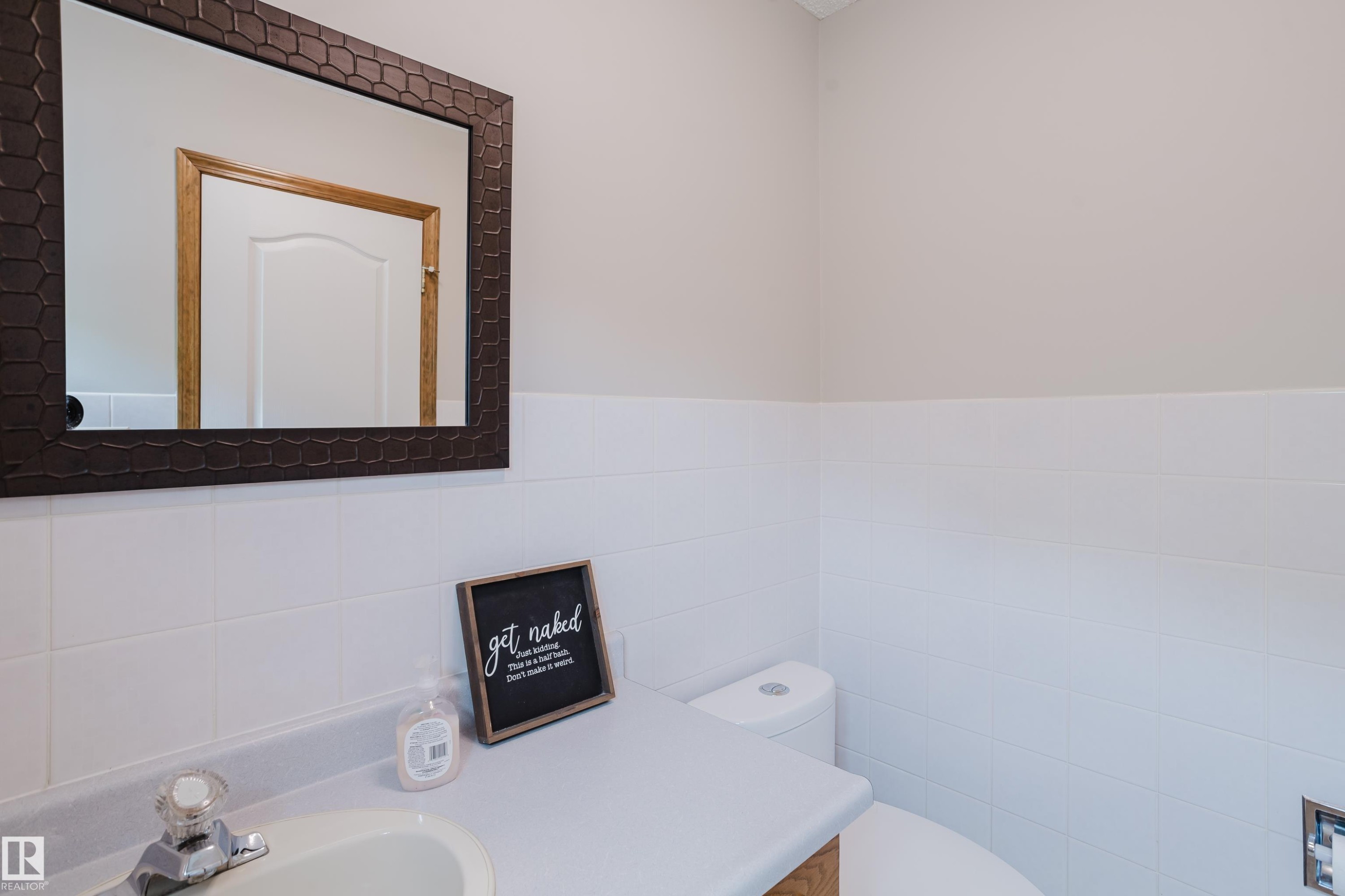9220 92 Street Nw, Edmonton, AB - Indoor Photo Showing Bathroom