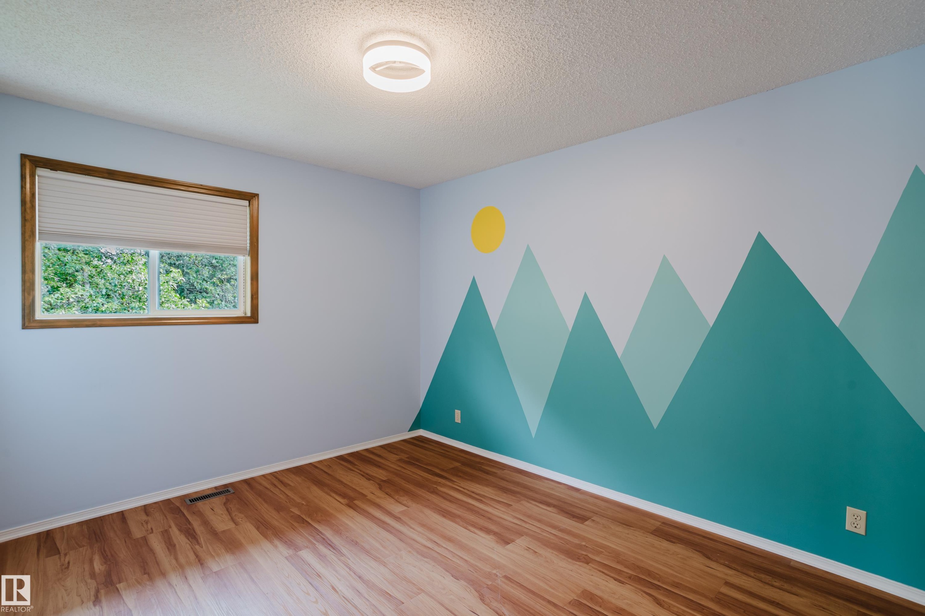 9220 92 Street Nw, Edmonton, AB - Indoor Photo Showing Other Room