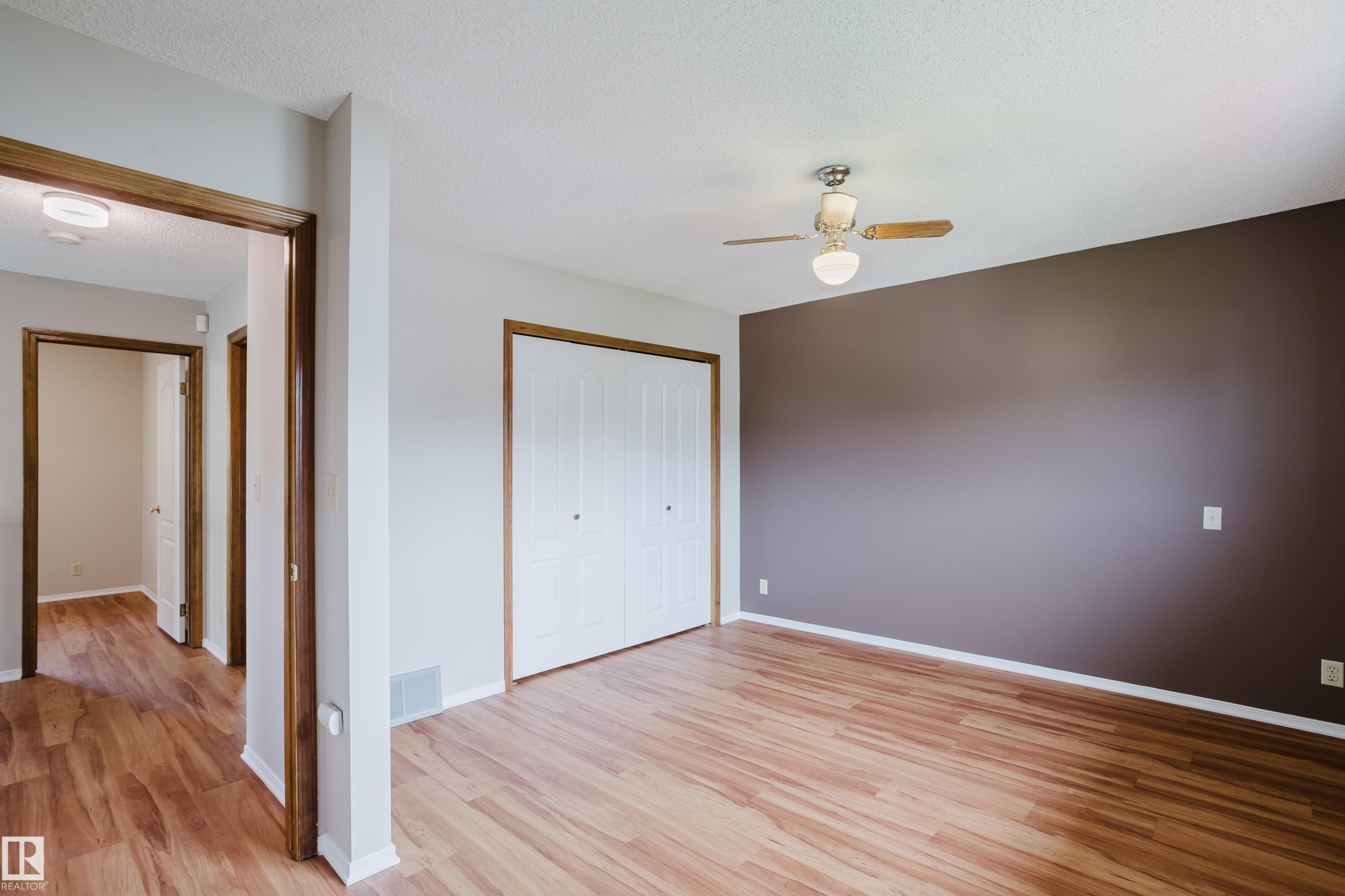 9220 92 Street Nw, Edmonton, AB - Indoor Photo Showing Other Room