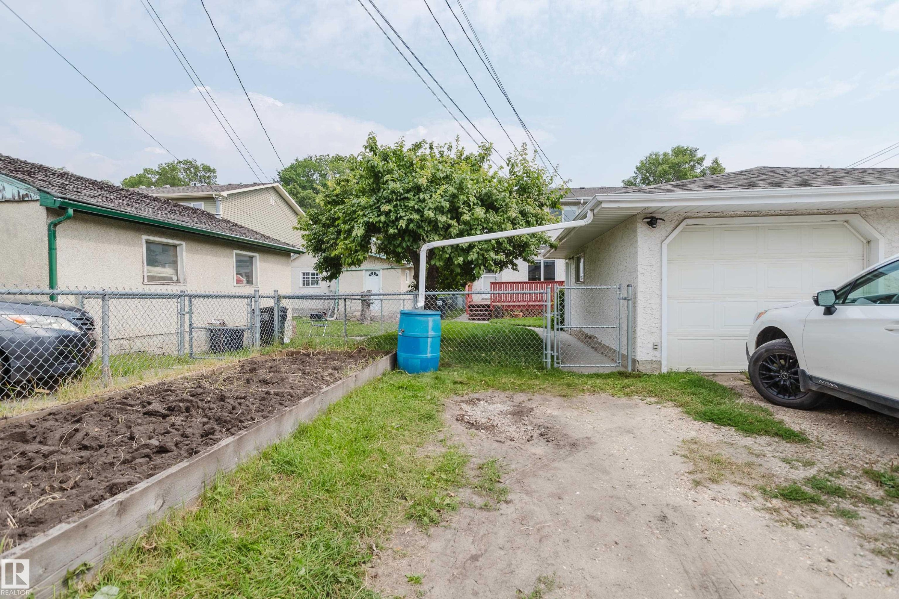 9220 92 Street Nw, Edmonton, AB - Outdoor With Exterior