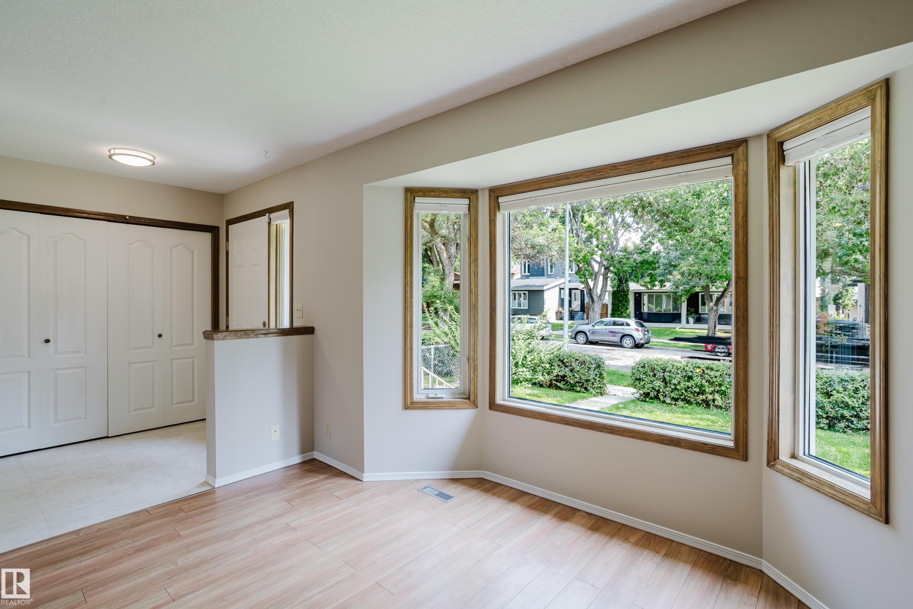 9220 92 Street Nw, Edmonton, AB - Indoor Photo Showing Other Room