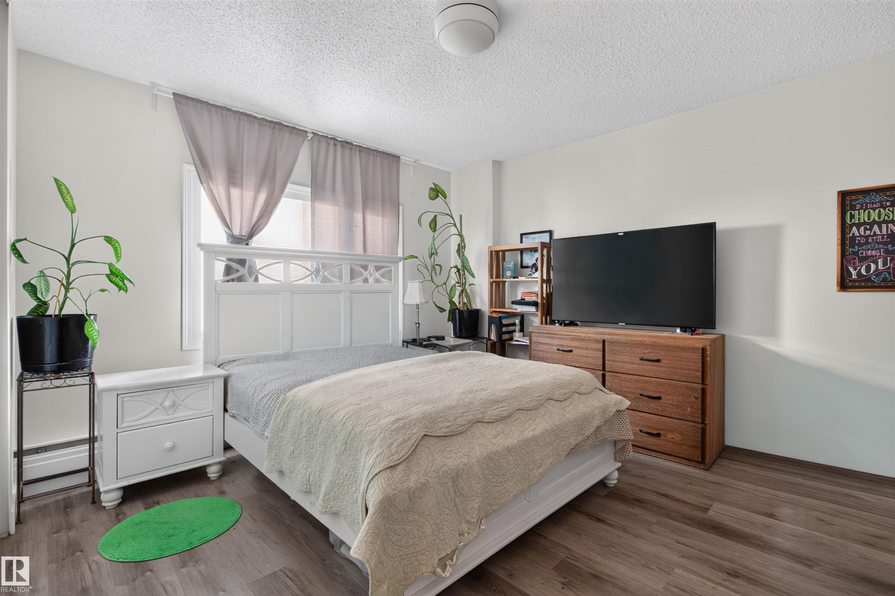 #703 9909 110 St Nw, Edmonton, AB - Indoor Photo Showing Bedroom