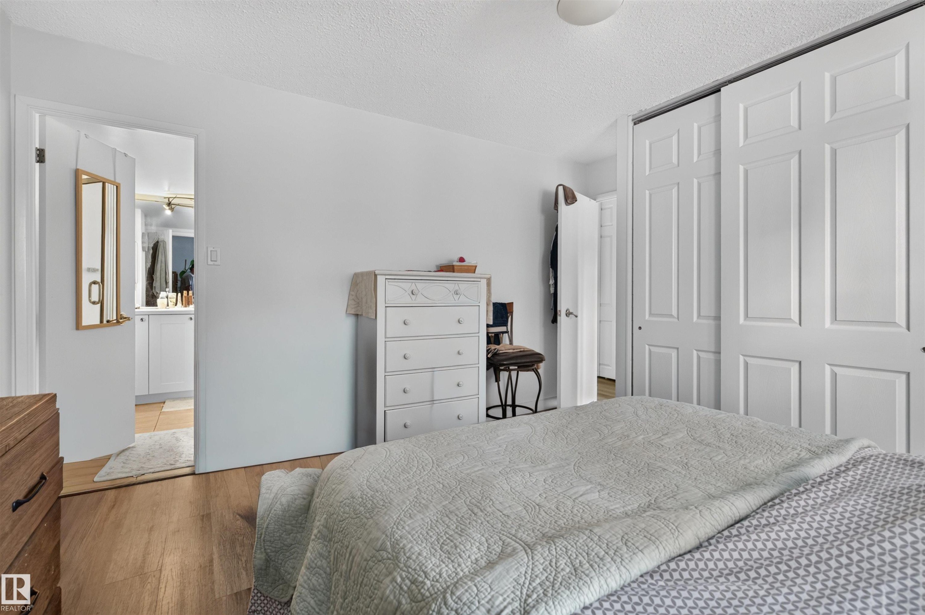 #703 9909 110 St Nw, Edmonton, AB - Indoor Photo Showing Bedroom