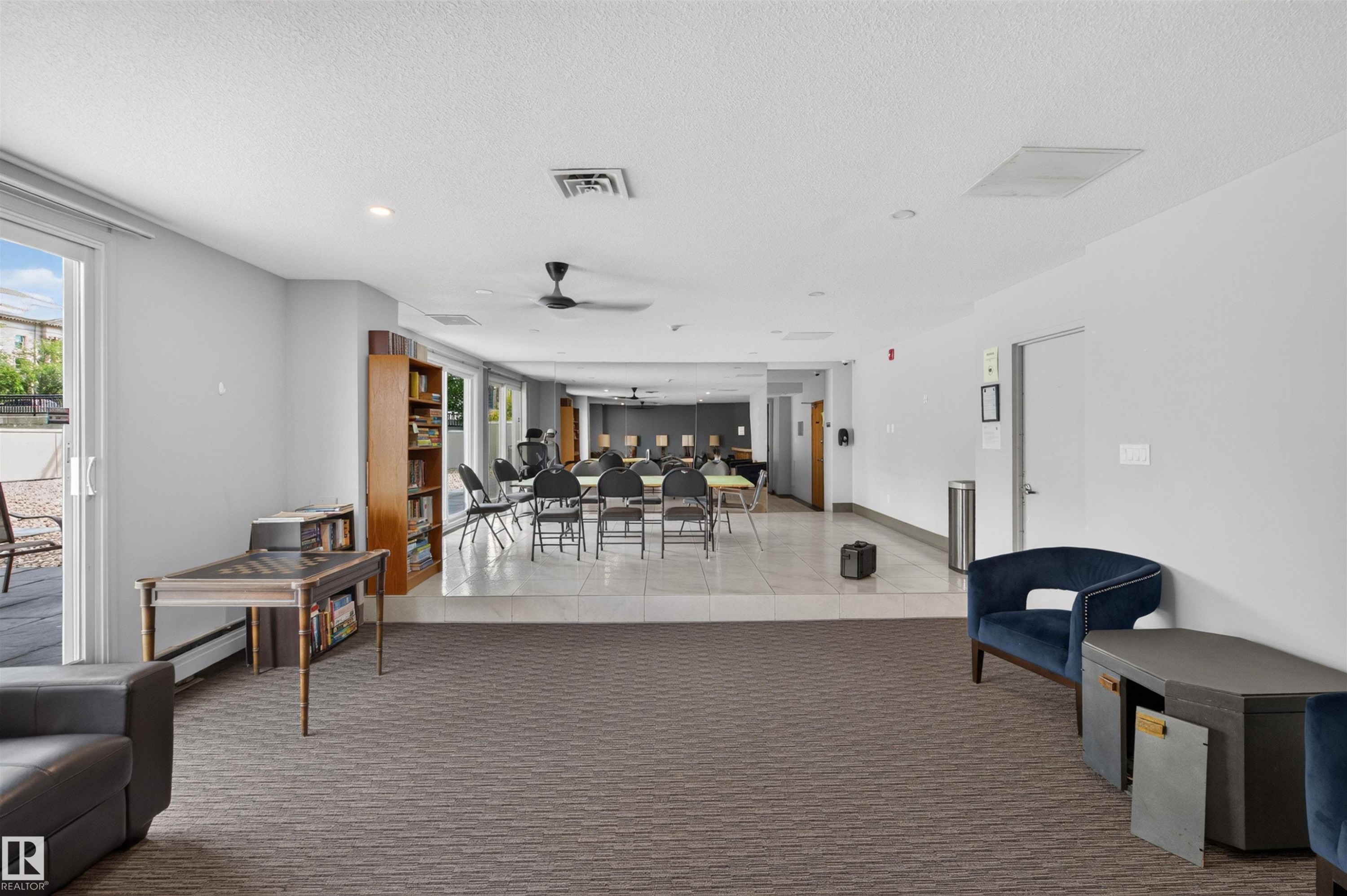 #703 9909 110 St Nw, Edmonton, AB - Indoor