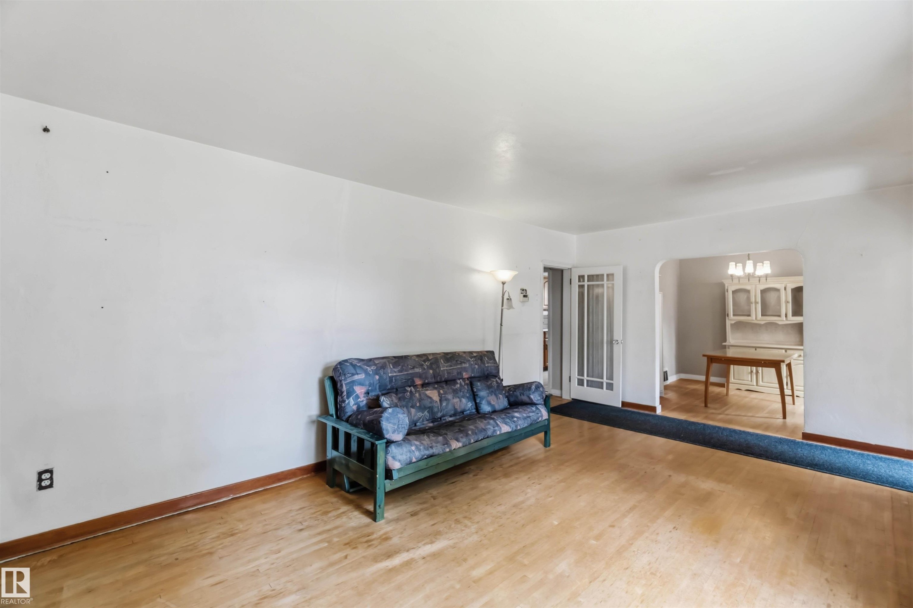Additional content - 11710 94 Street Nw, Edmonton, AB - Indoor Photo Showing Living Room