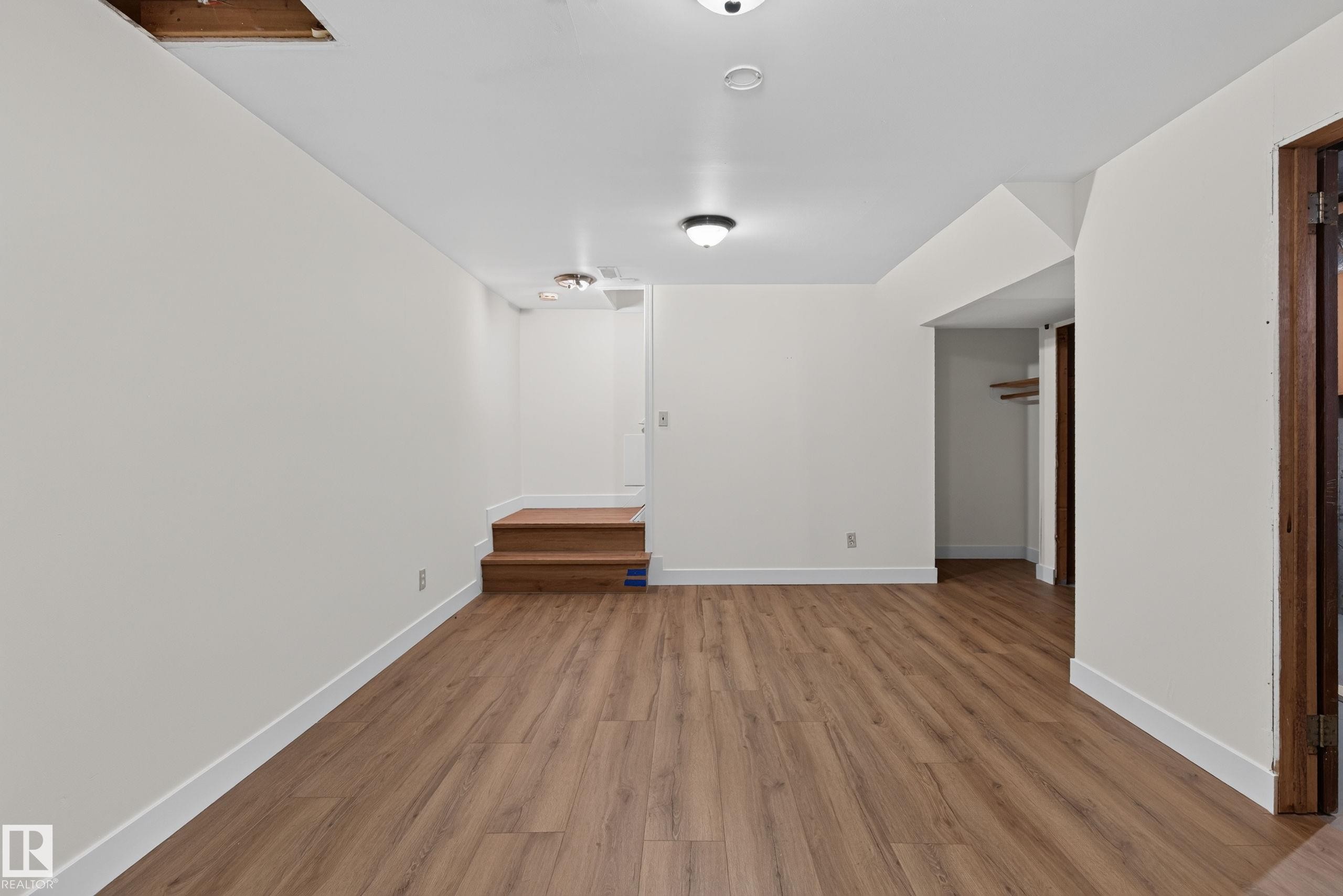 18478 62B Avenue Nw, Edmonton, AB - Indoor Photo Showing Other Room