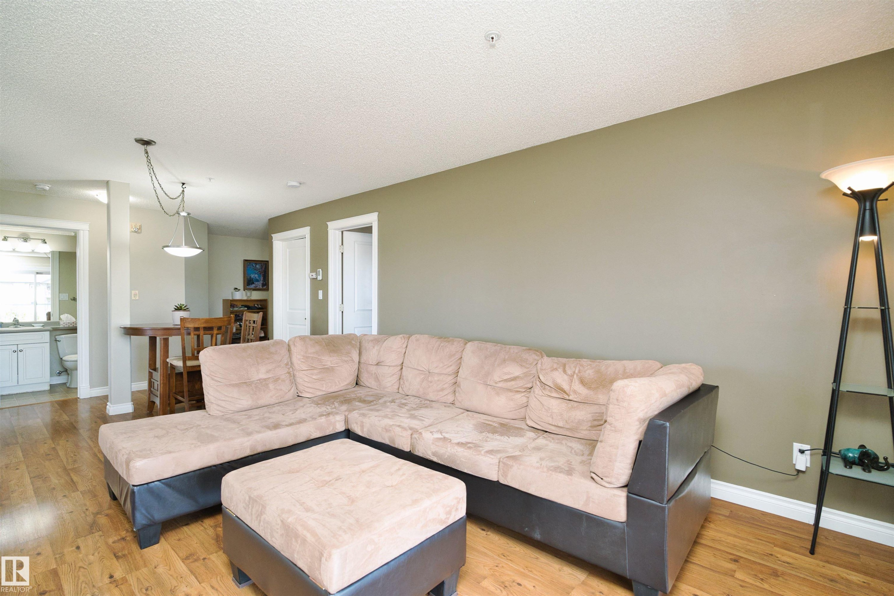 #311B 6 Spruce Ridge Dr, Spruce Grove, AB - Indoor Photo Showing Living Room