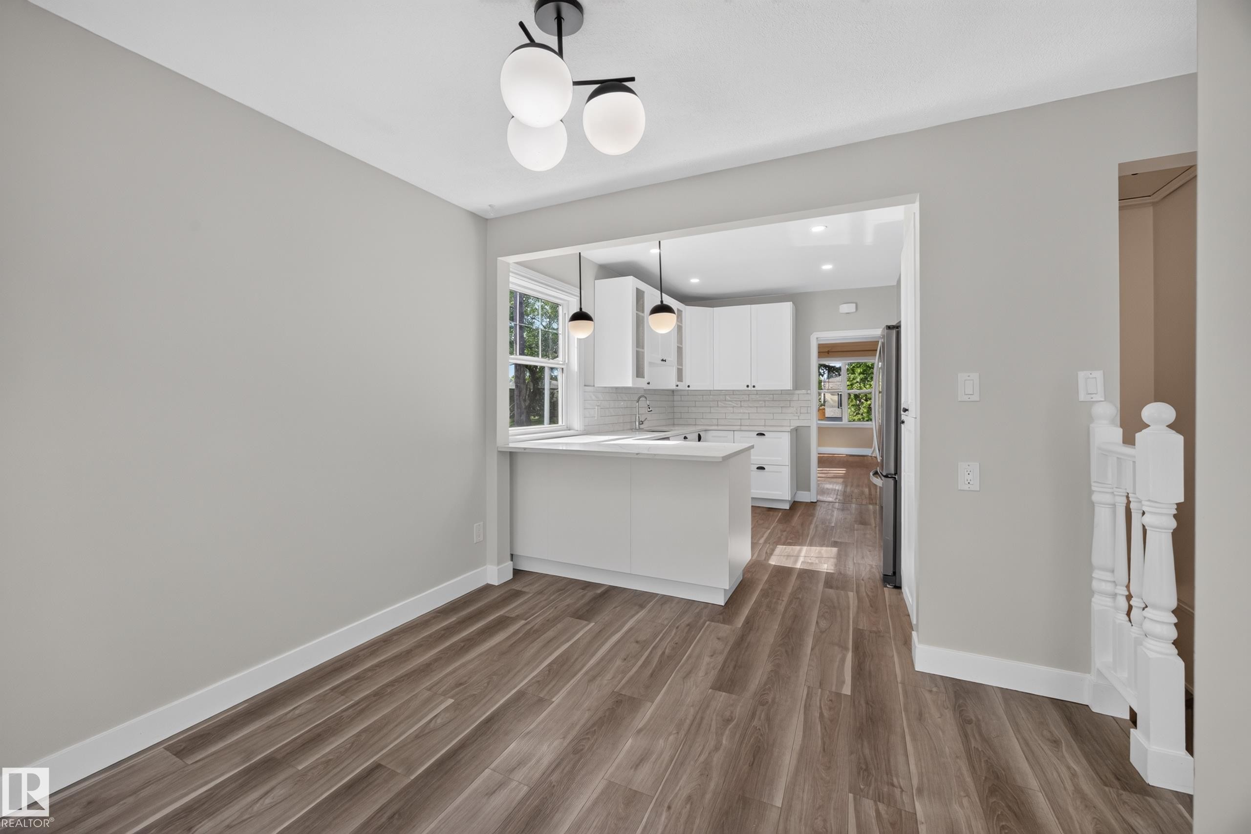 11603 71 Street Nw, Edmonton, AB - Indoor