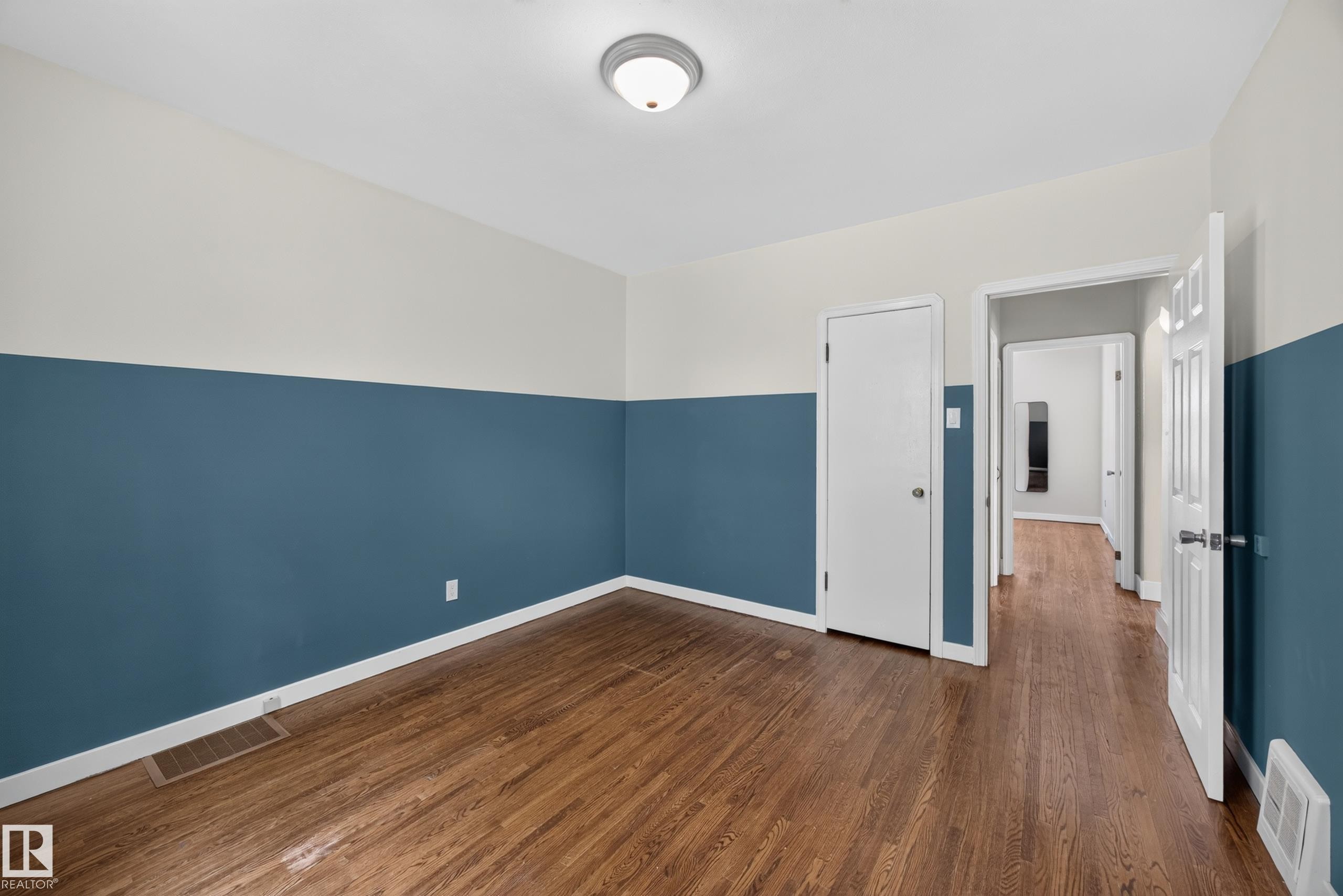 11603 71 Street Nw, Edmonton, AB - Indoor Photo Showing Other Room