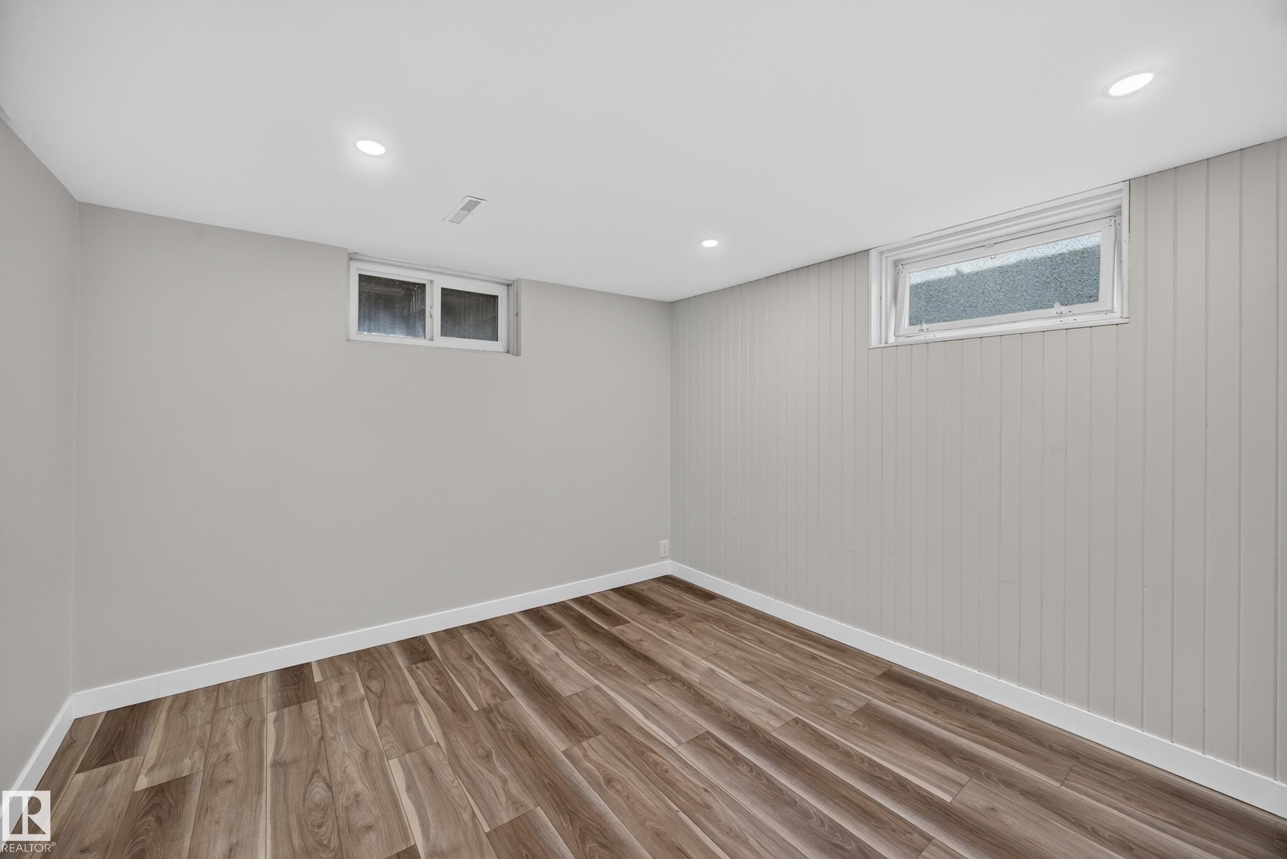 11603 71 Street Nw, Edmonton, AB - Indoor Photo Showing Other Room