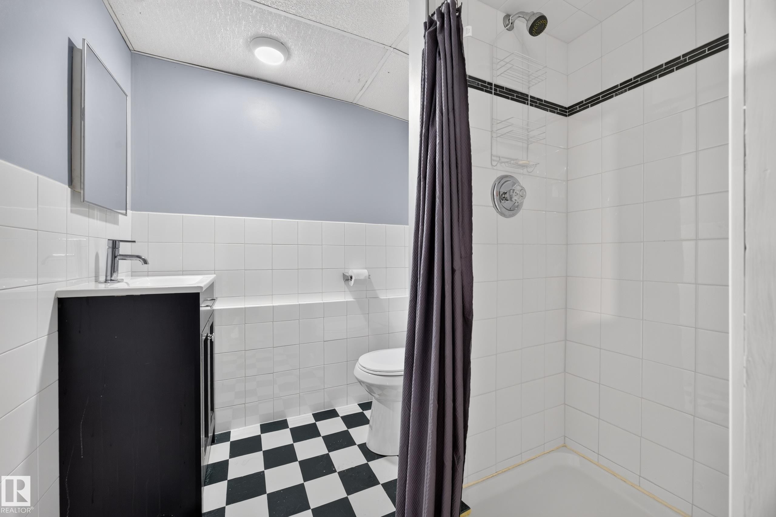 11603 71 Street Nw, Edmonton, AB - Indoor Photo Showing Bathroom