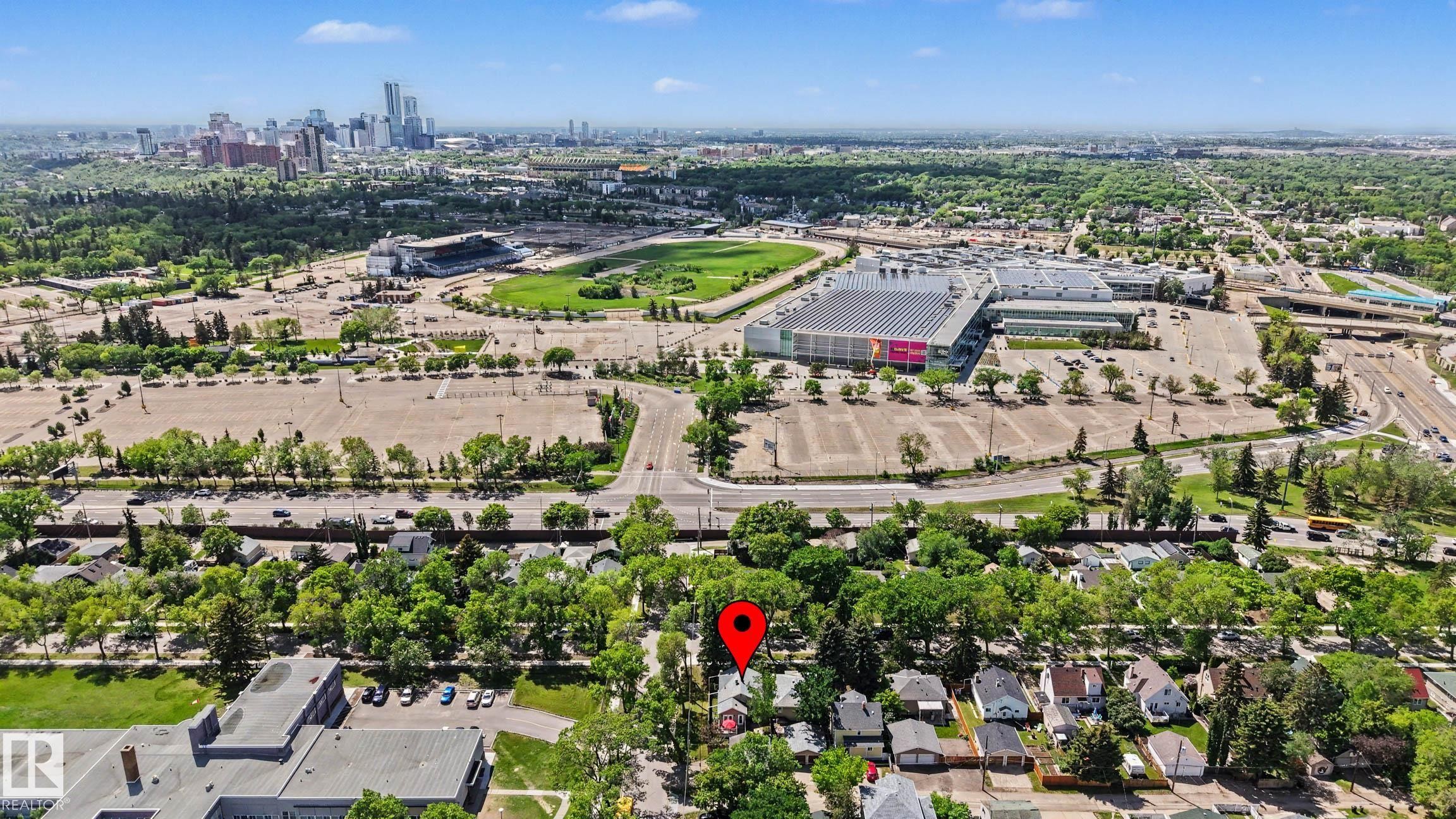 11603 71 Street Nw, Edmonton, AB - Outdoor With View