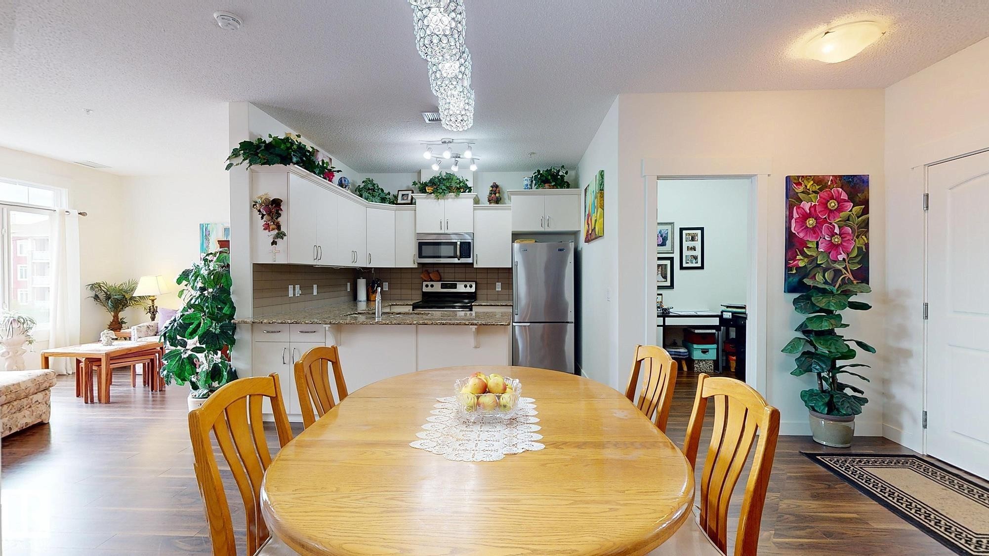 #313 511 Queen St, Spruce Grove, AB - Indoor Photo Showing Dining Room