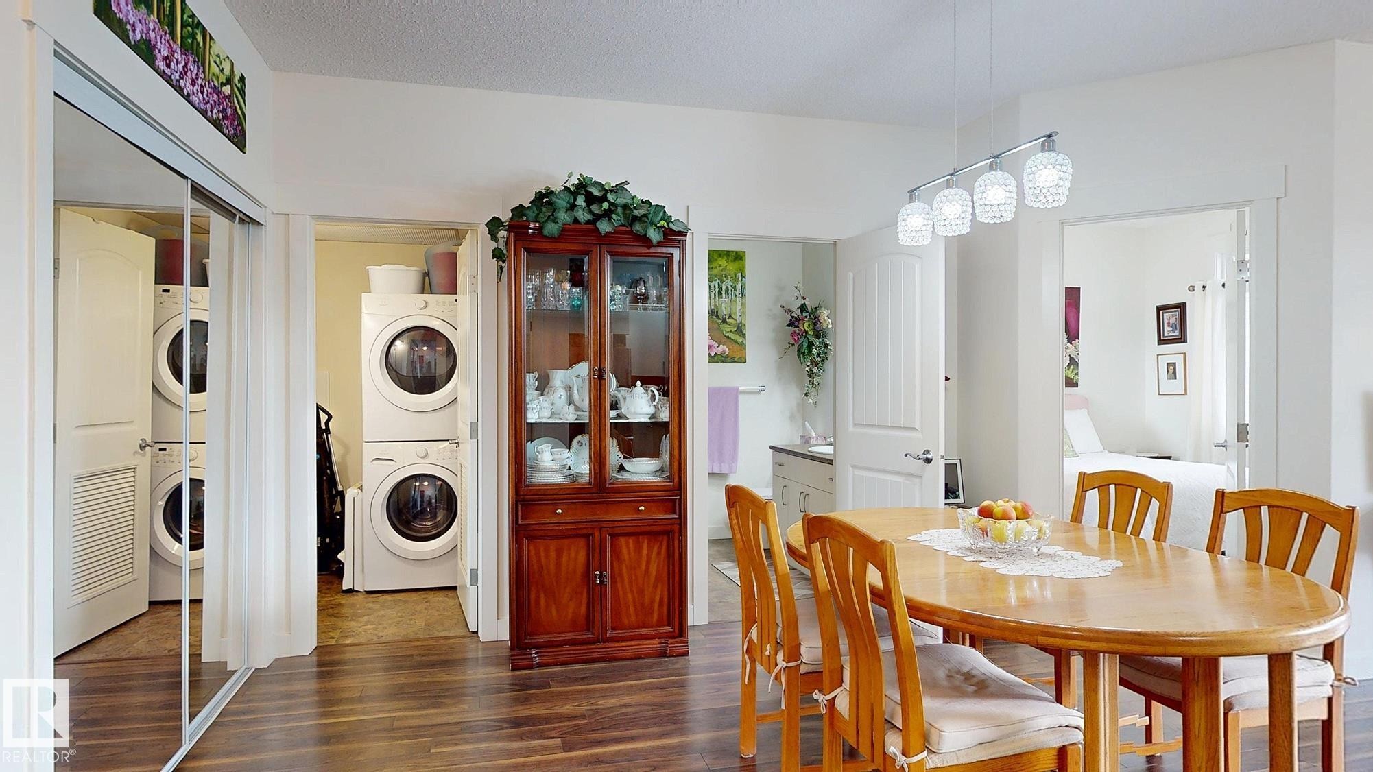 #313 511 Queen St, Spruce Grove, AB - Indoor Photo Showing Dining Room