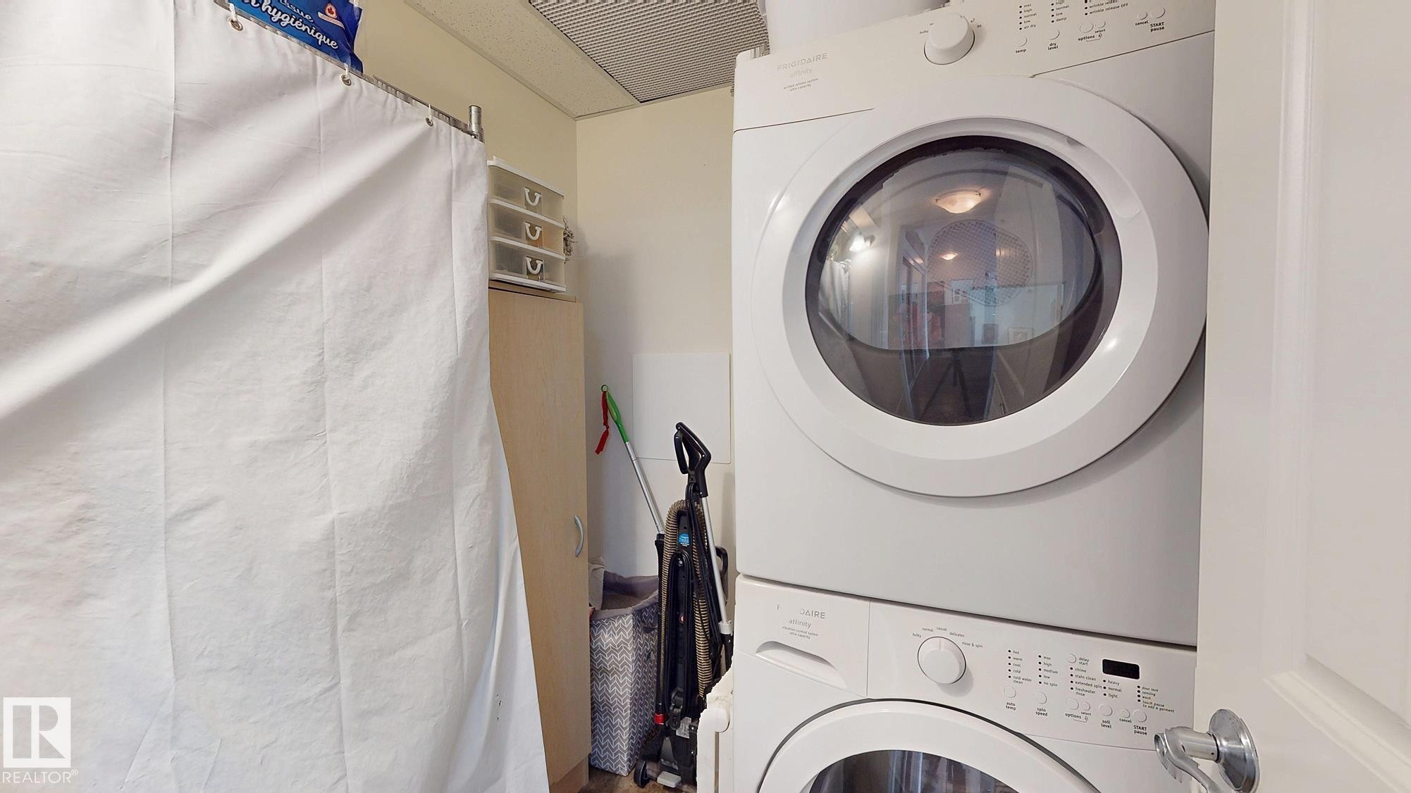 #313 511 Queen St, Spruce Grove, AB - Indoor Photo Showing Laundry Room